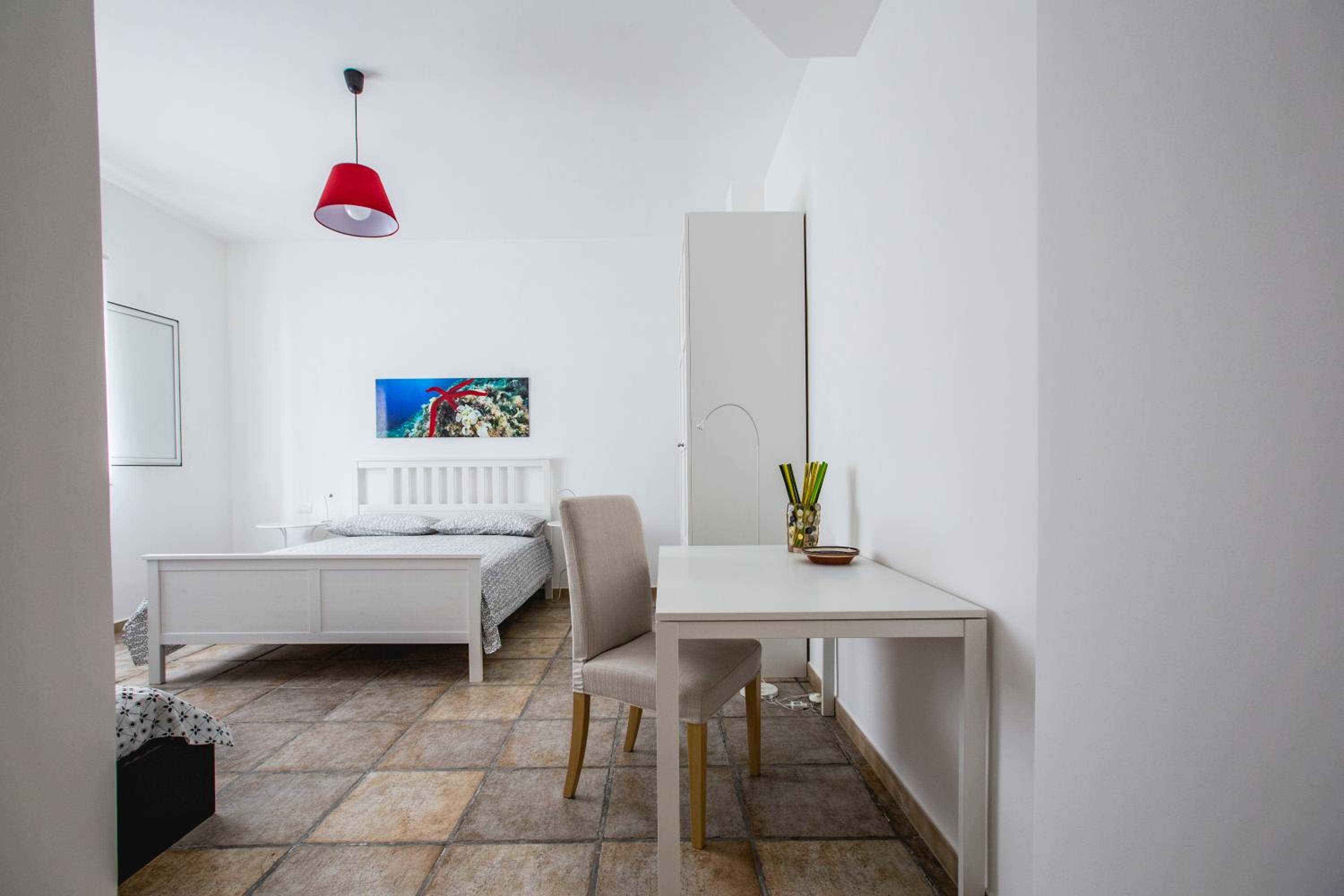 Five-Bedroom Deluxe Apartment