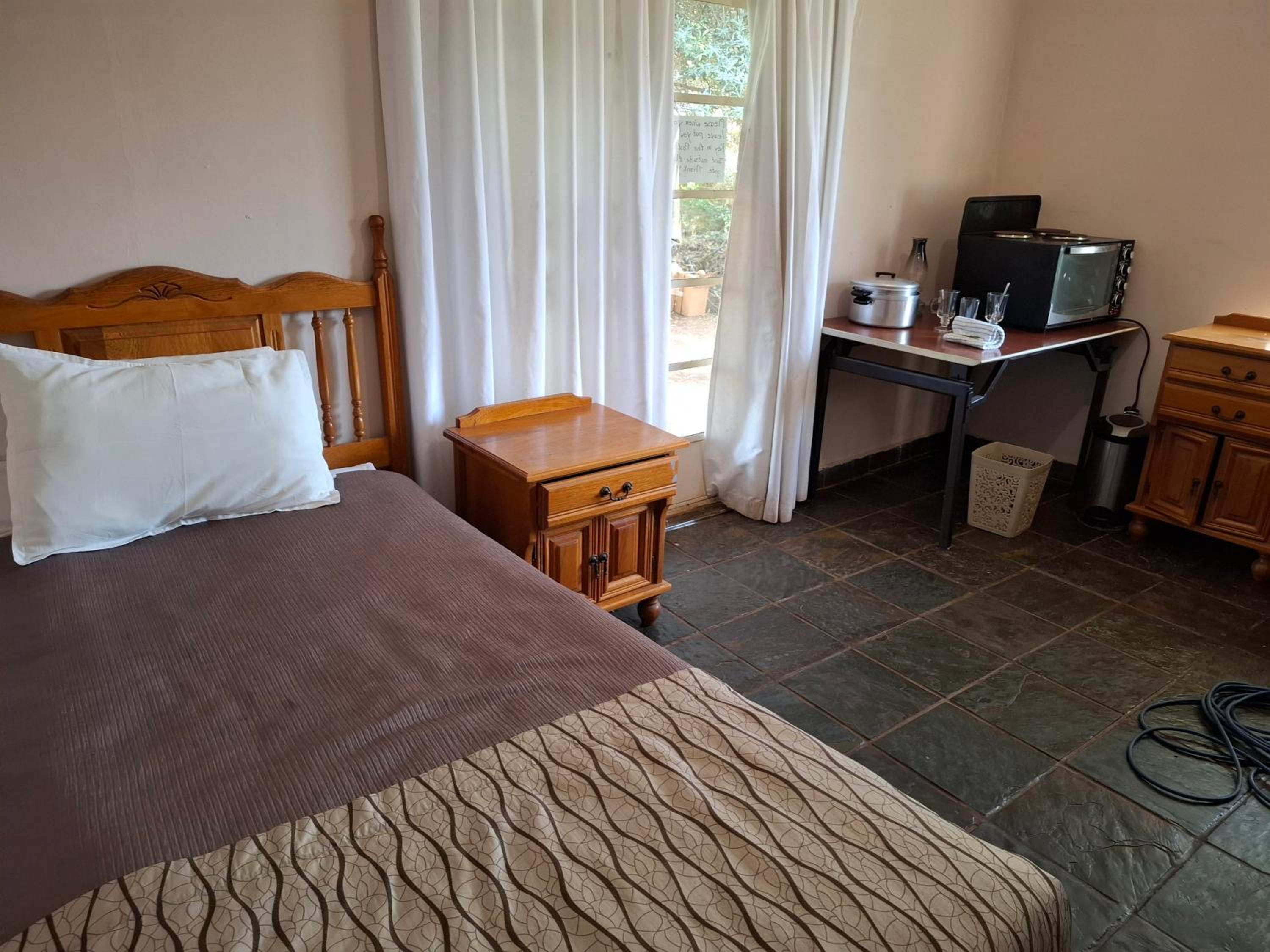 Deluxe Family Suite - Photo 3