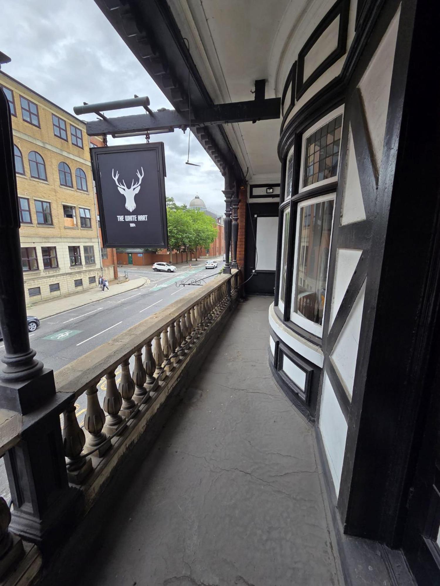 Deluxe Double Room with Balcony photo 2