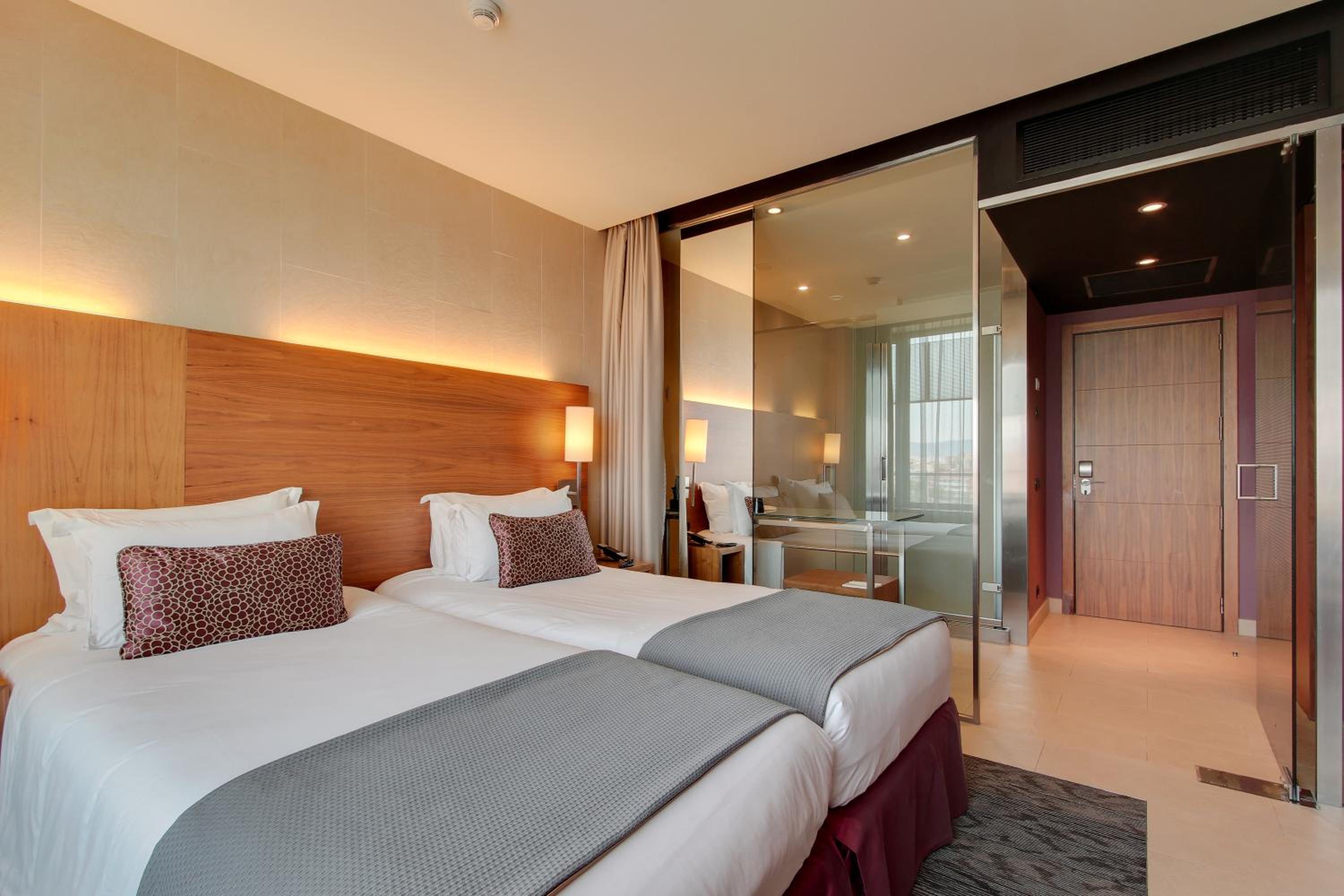 Double or Twin Room (1-2 Adults) - Photo 1