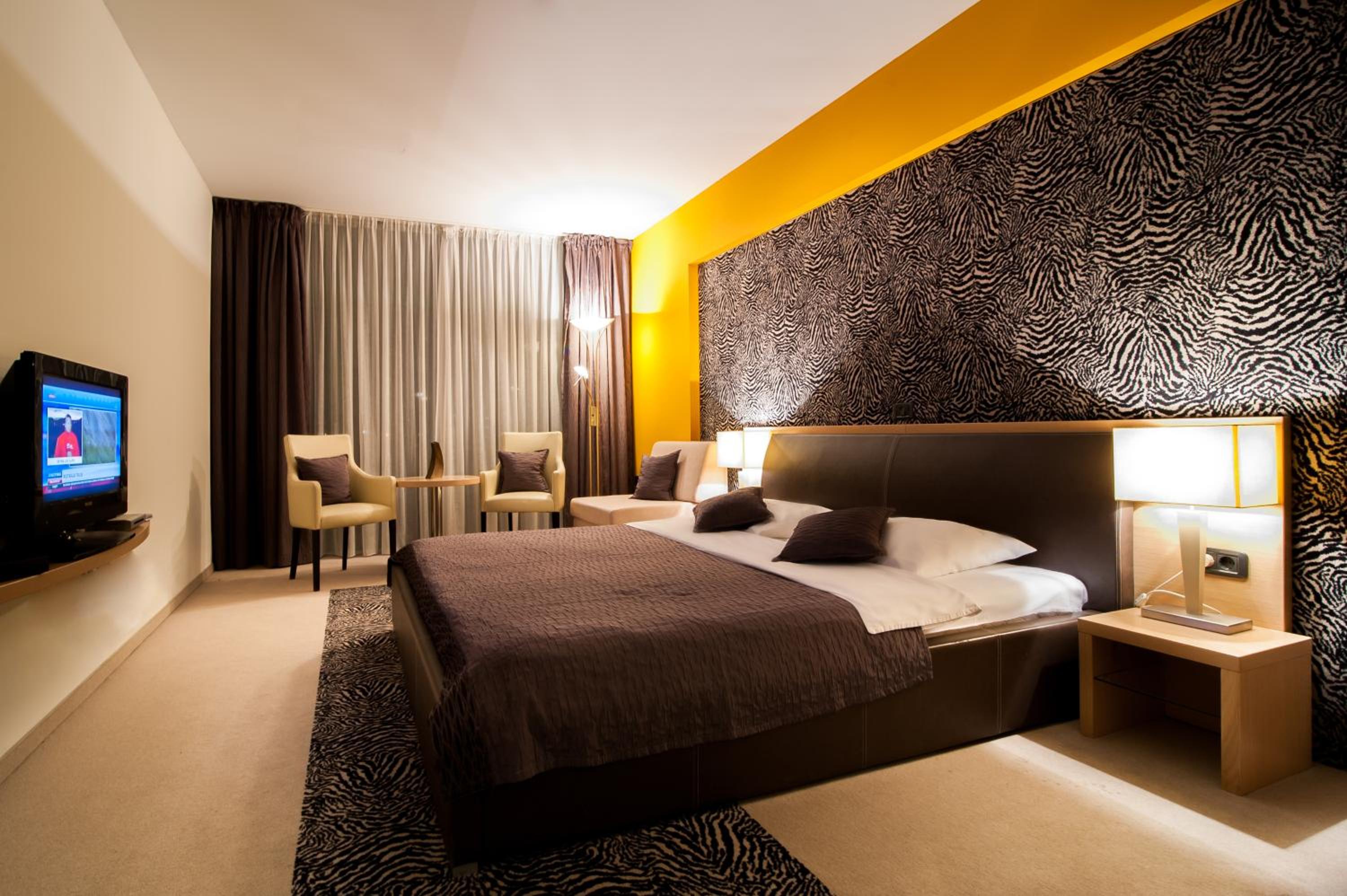 Double Room - Photo 8