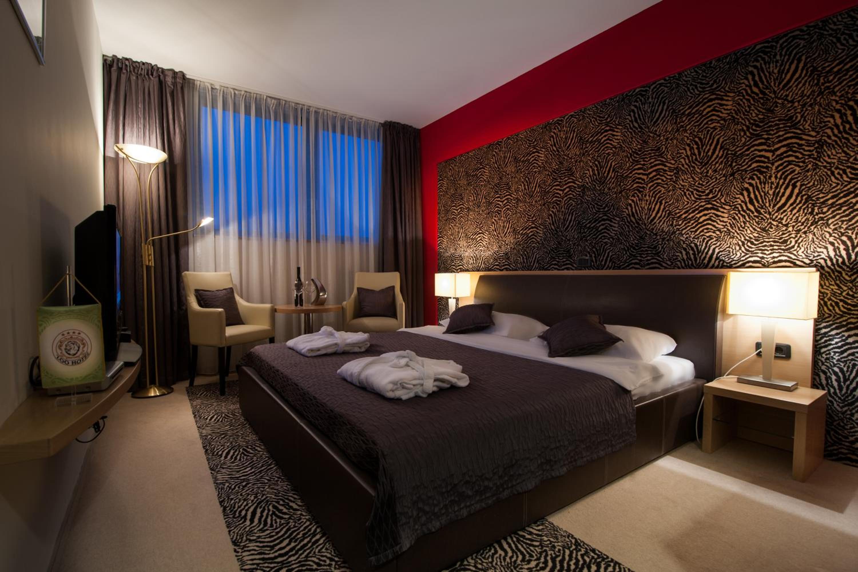 Double Room - Photo 2