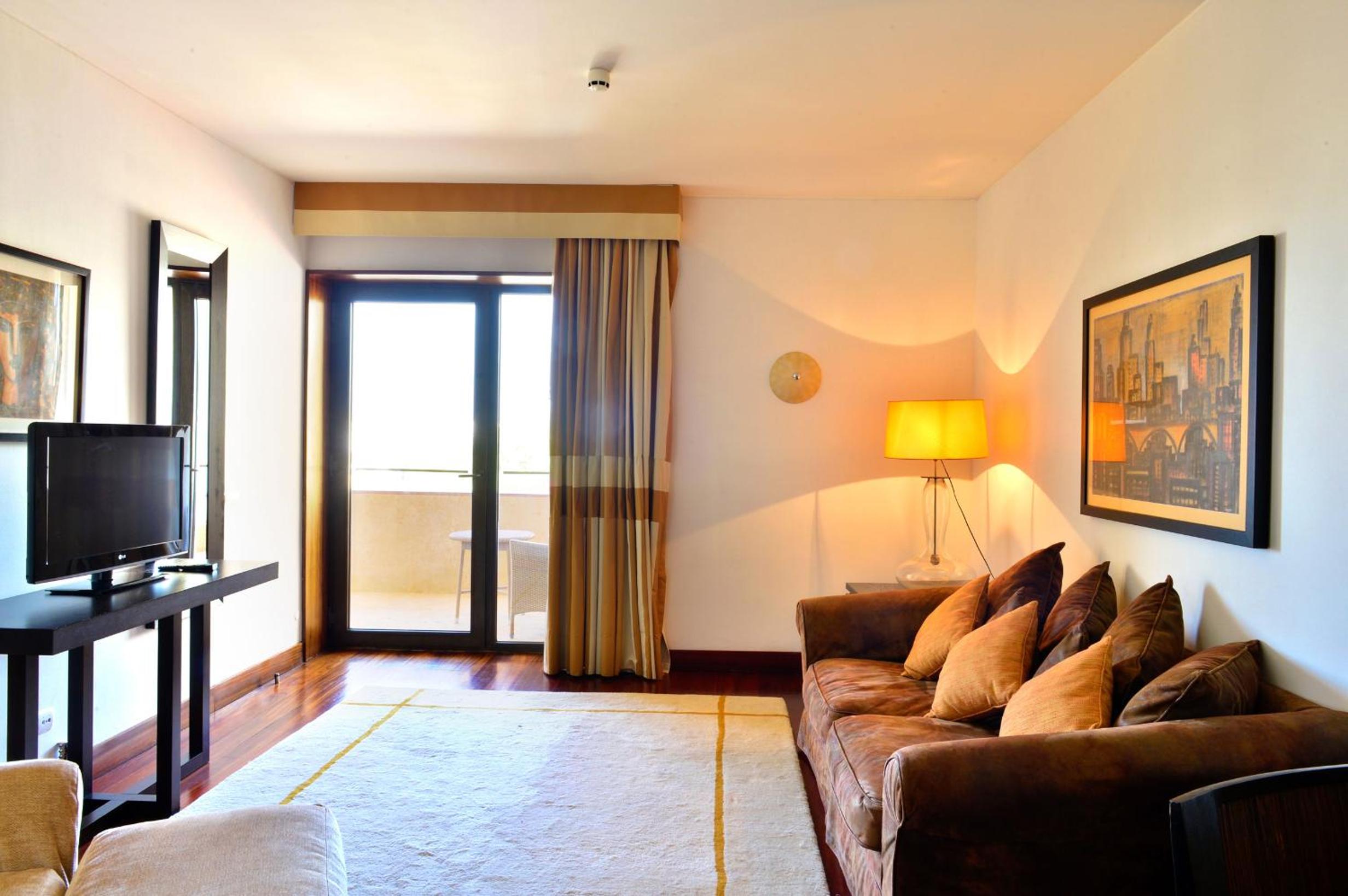 Suite - Photo 2