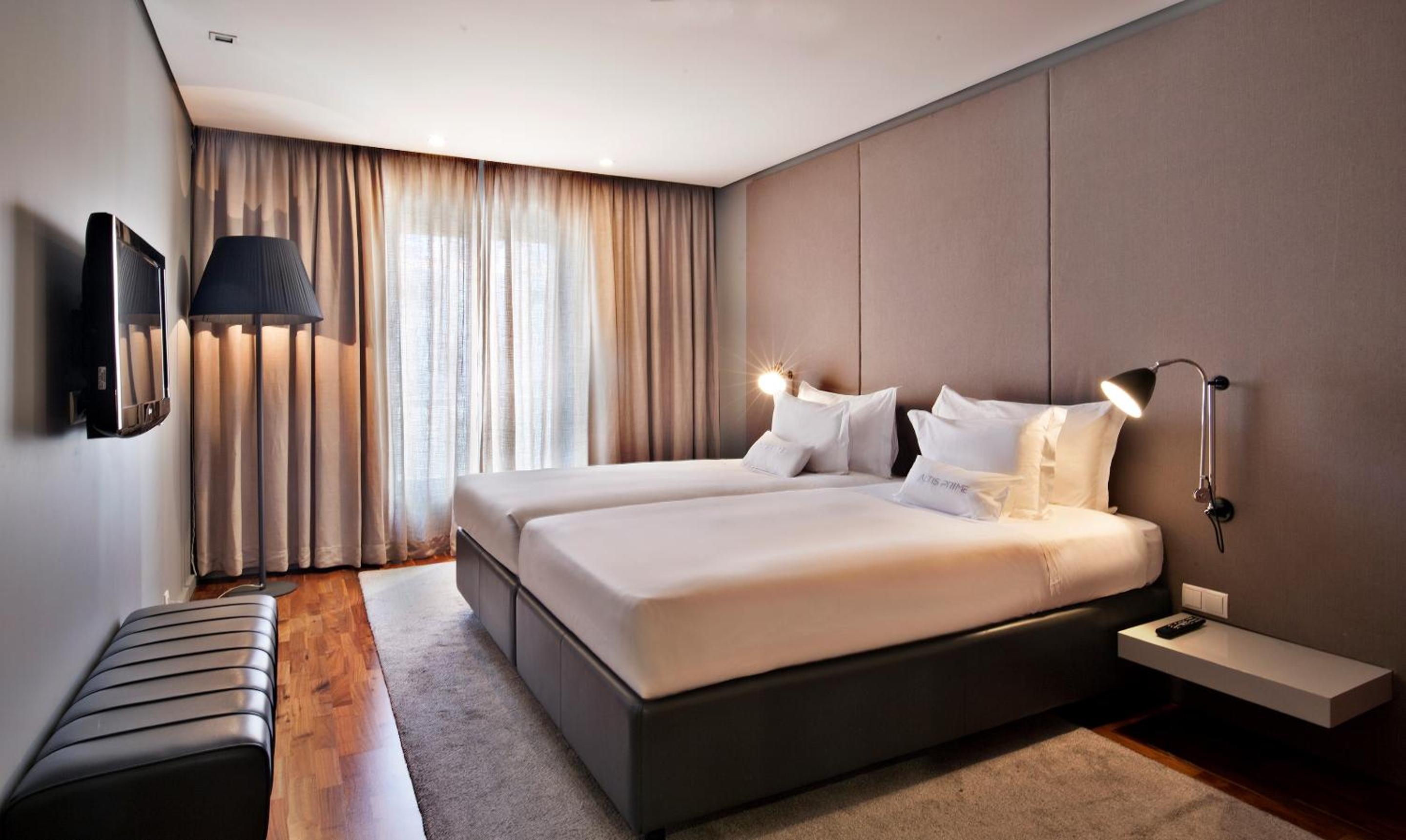 Premium Suite With Two Bedrooms - Photo 3