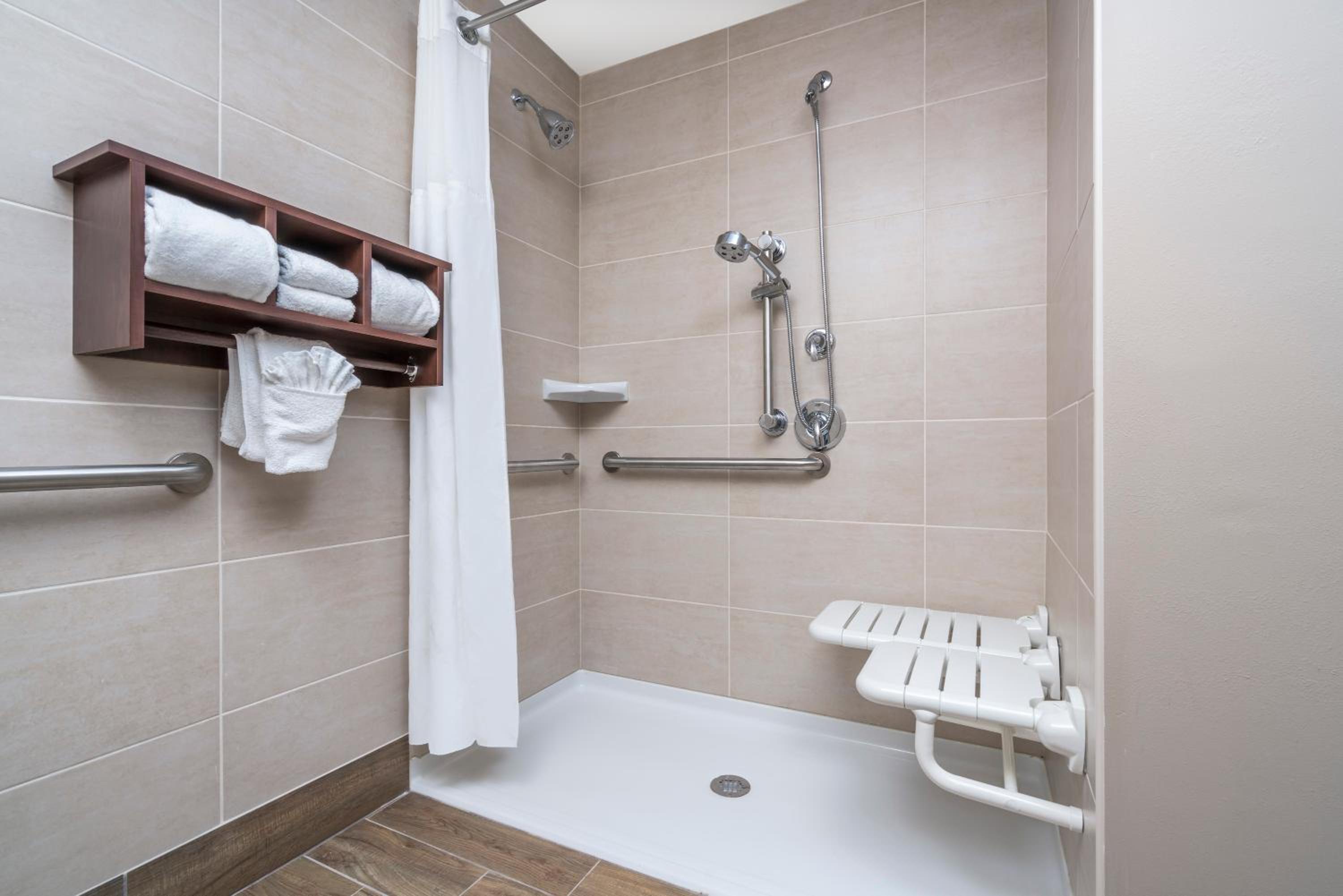 King Room - Mobility Access/Non-Smoking - Photo 3