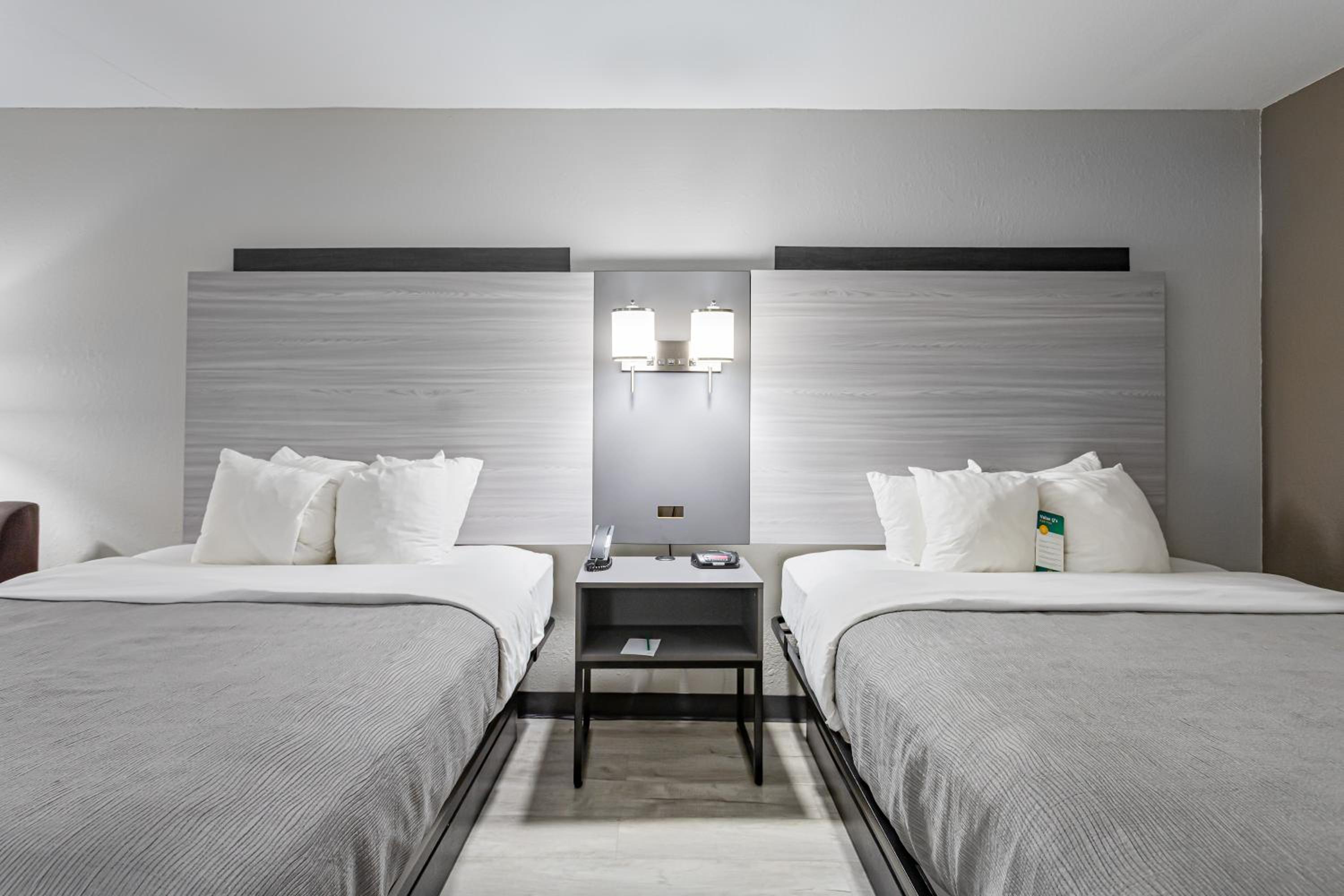 Queen Room with Two Queen Beds - Accessible/Non-Smoking  - Photo 2
