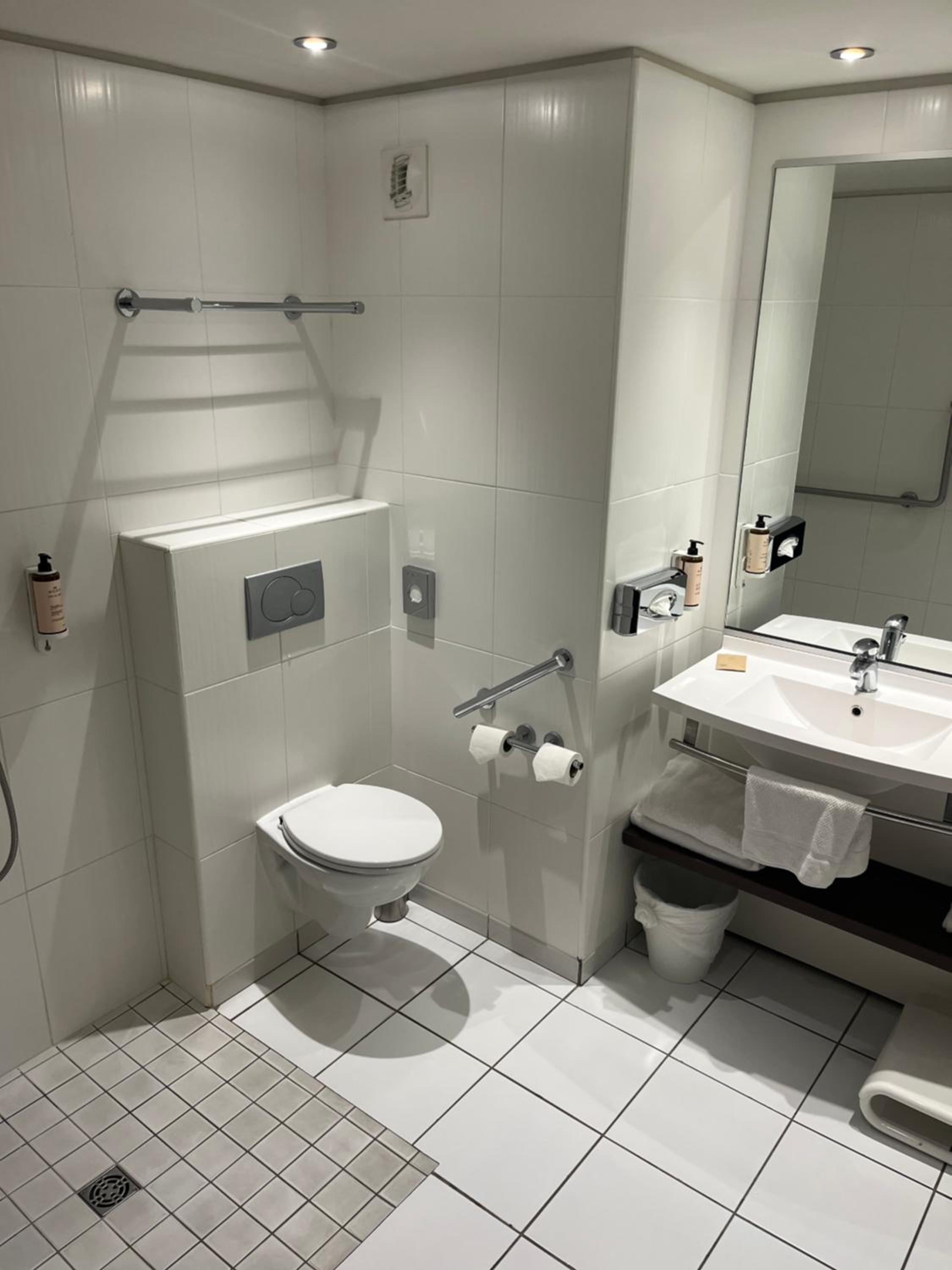 Double Room - Mobility Access - Photo 1