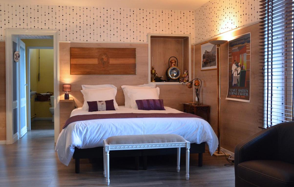 Double or Twin Room with Bathroom photo 1