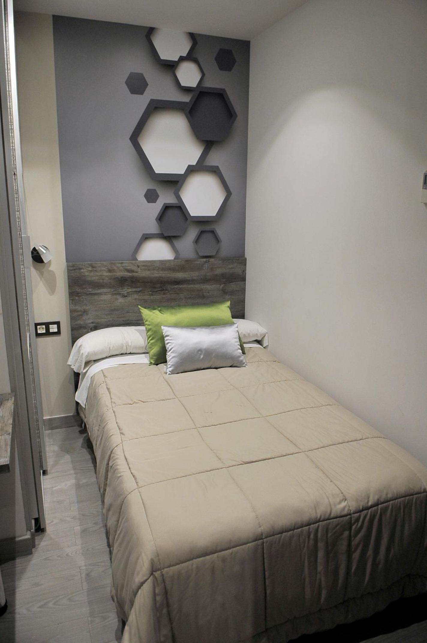Single Room photo 2