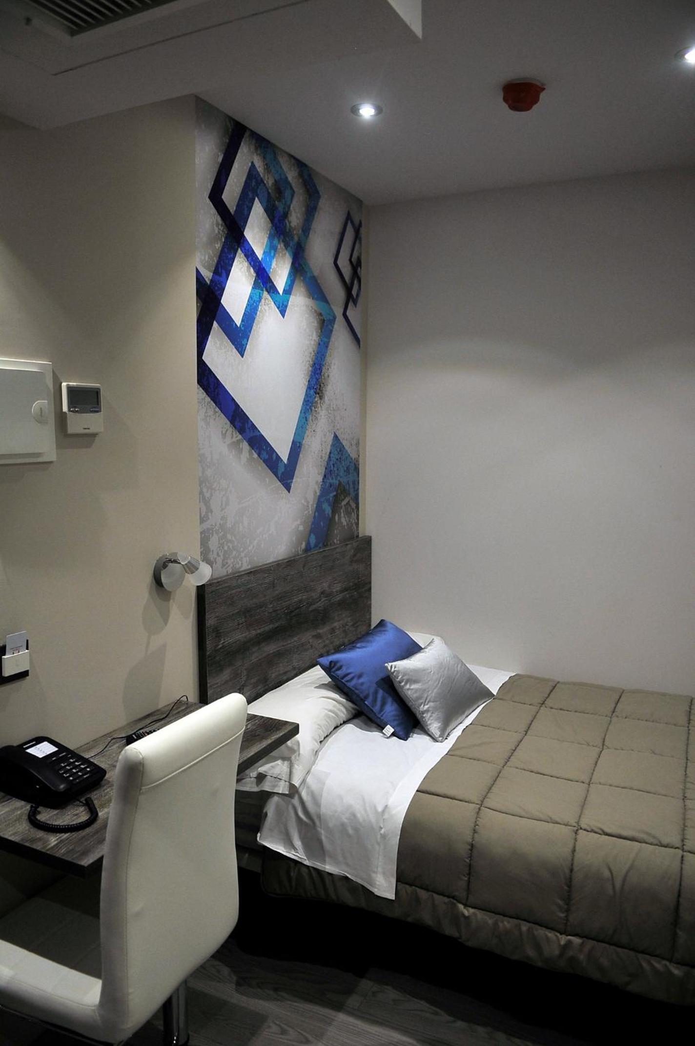 Single Room photo 3