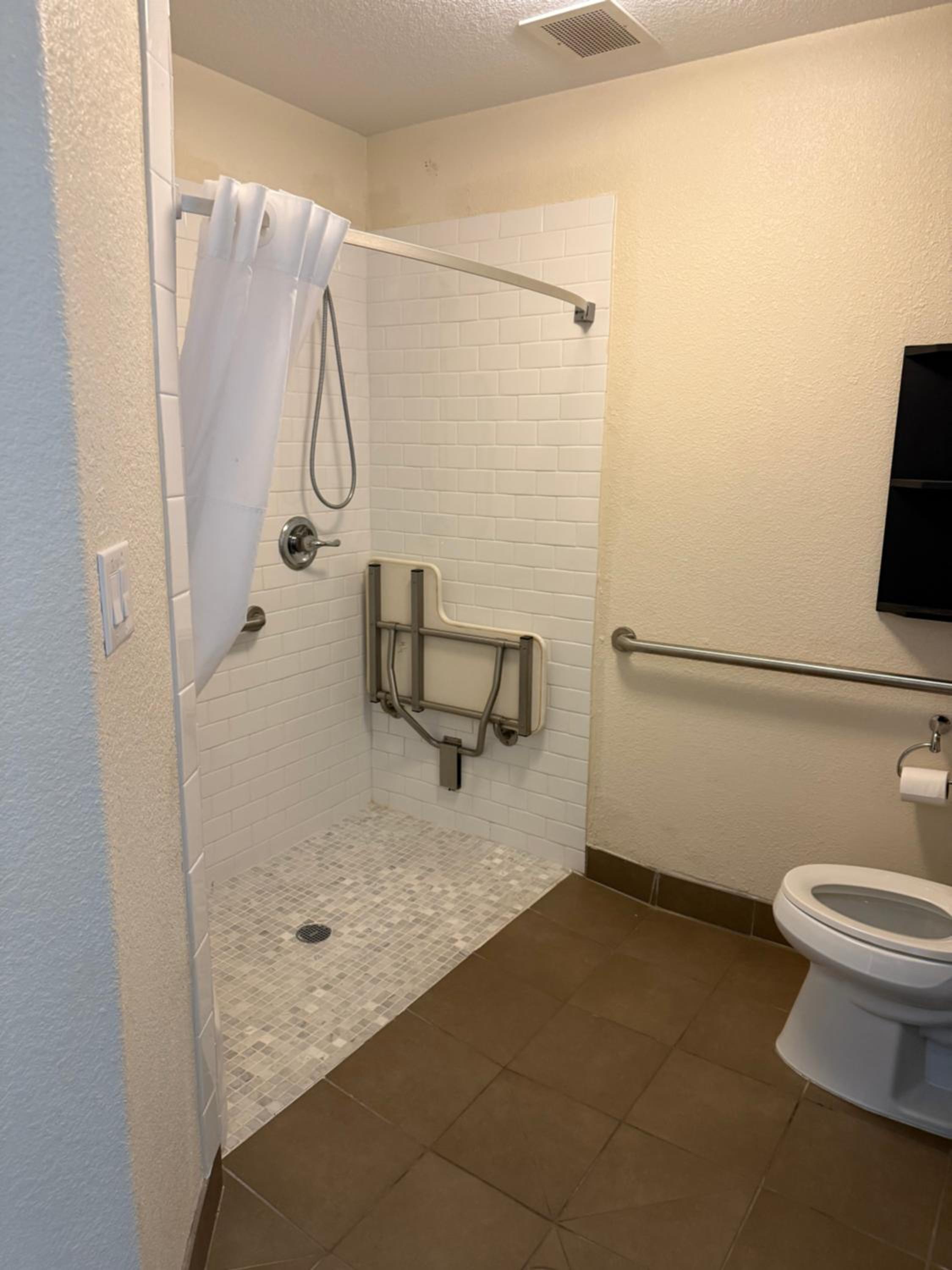 Studio Queen Suite with Two Queen Beds - Communications Accessible photo 3