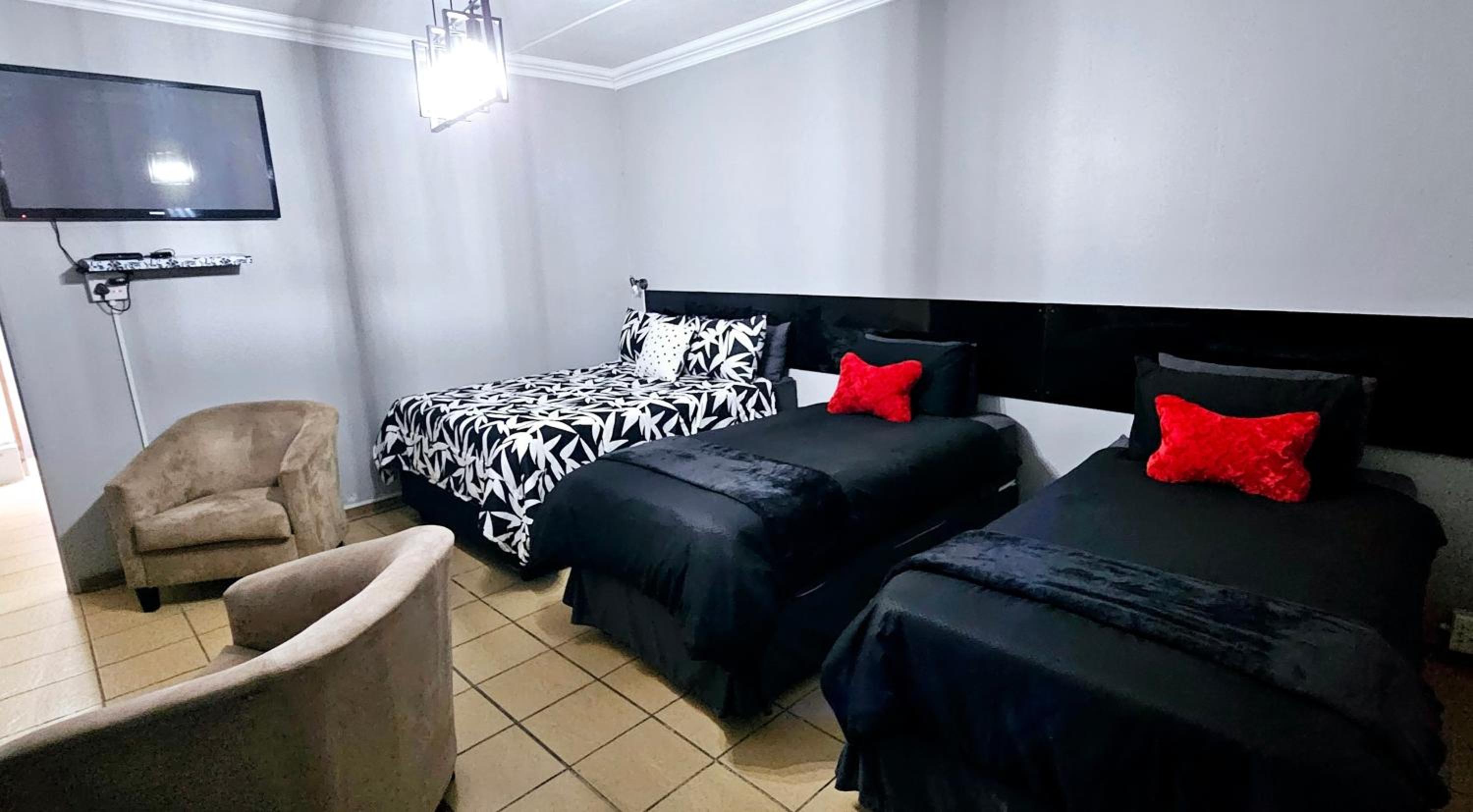 Deluxe Family Suite