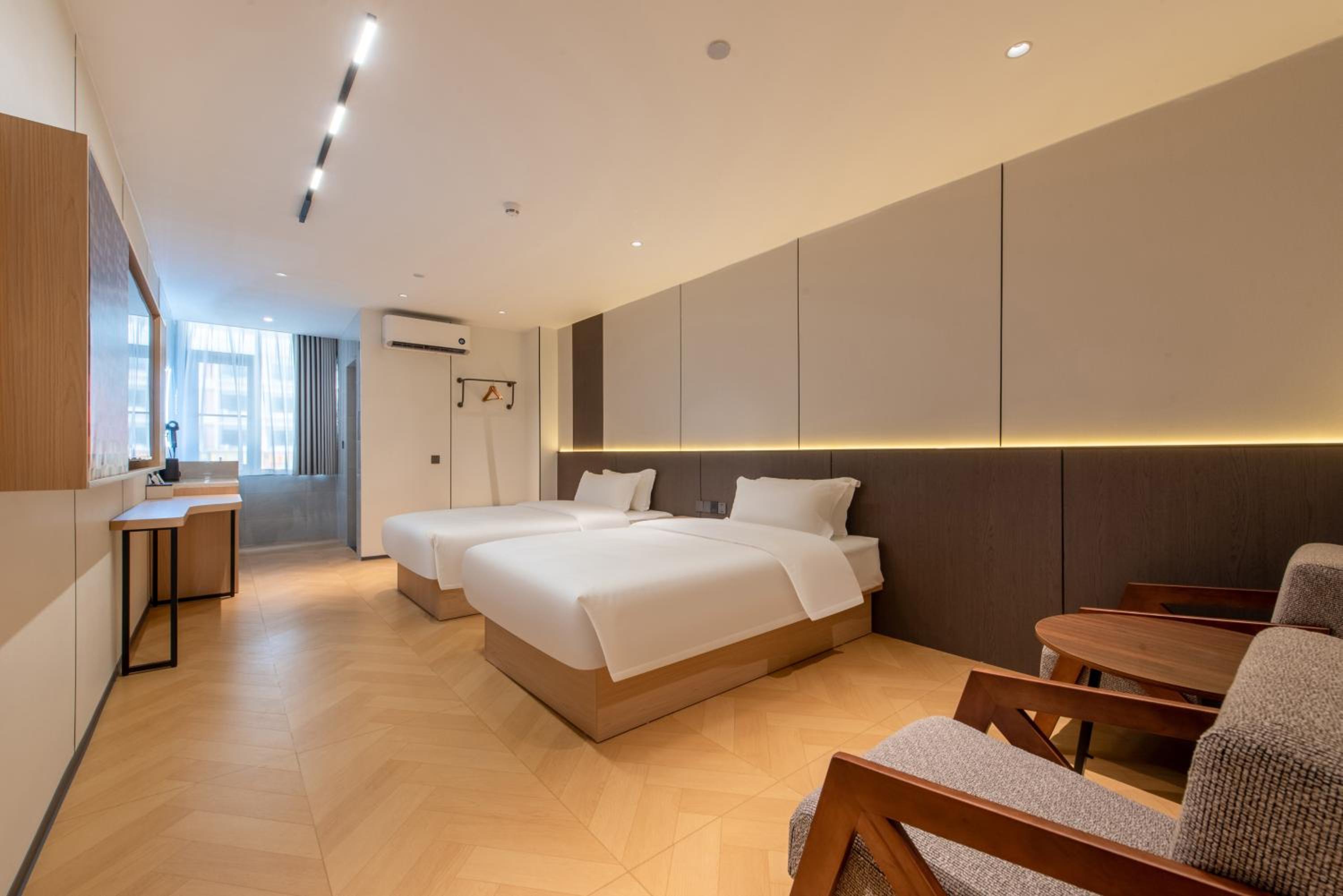 Deluxe Twin Room photo 3