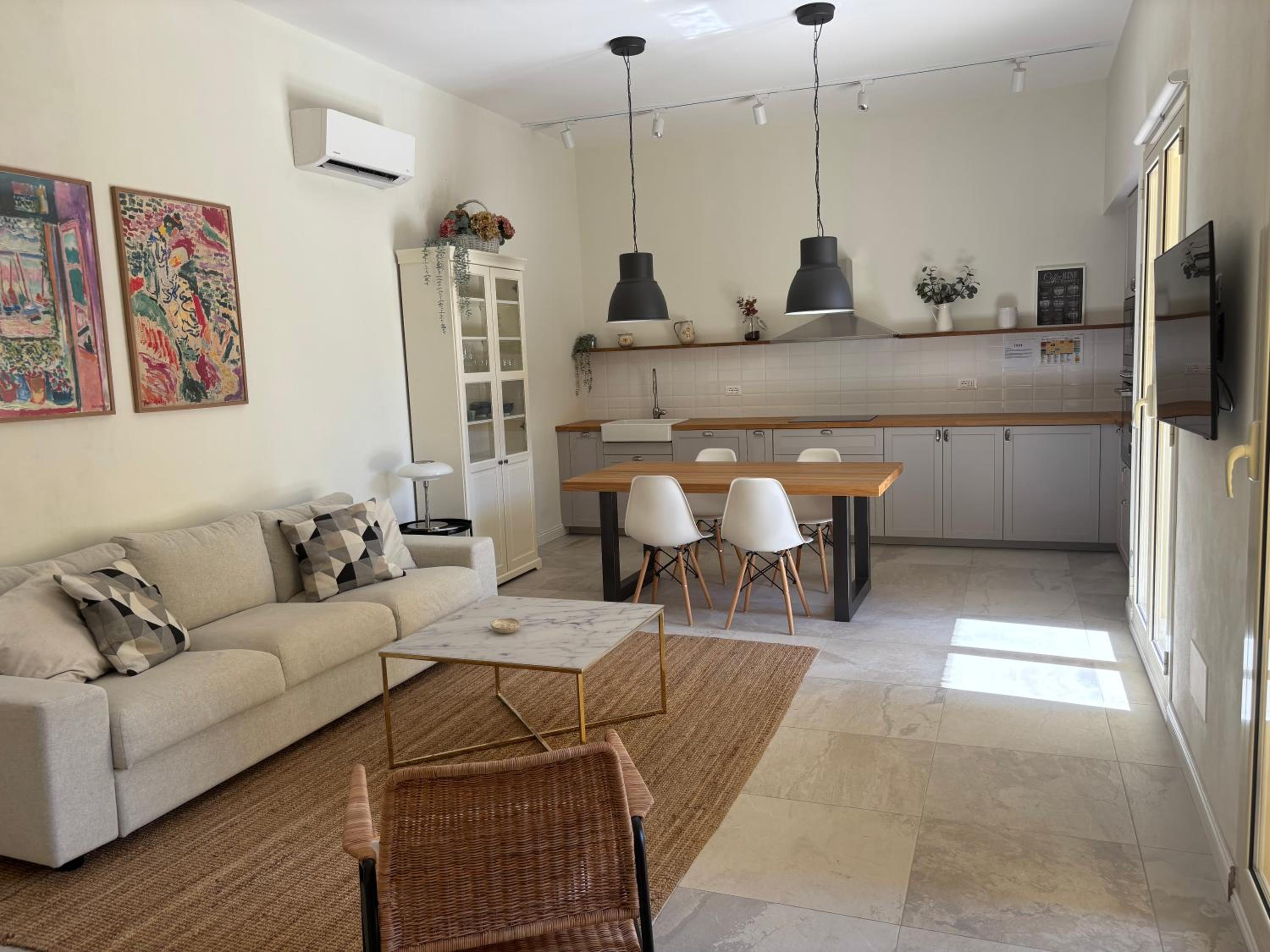 Three-Bedroom Deluxe Apartment