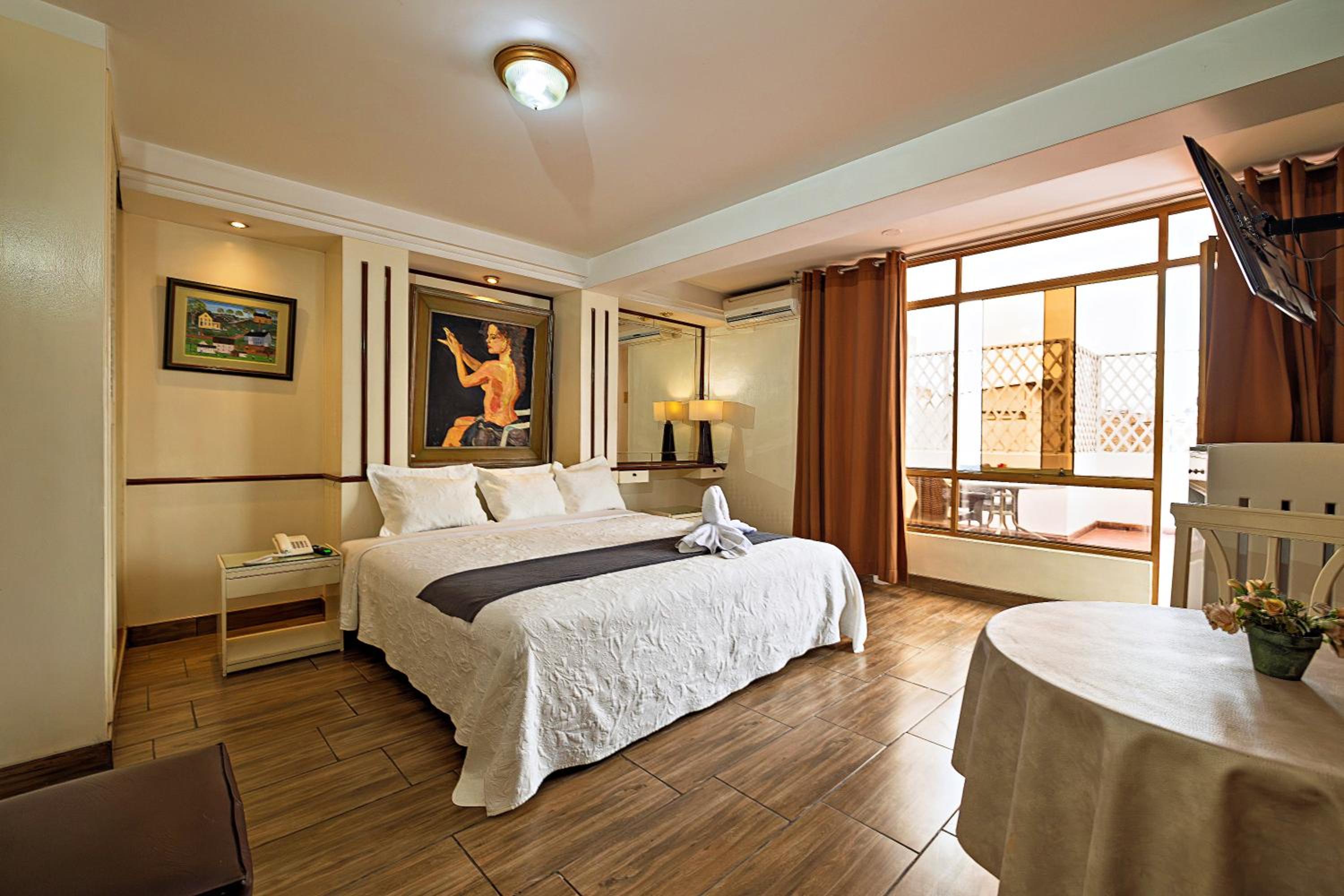 Junior Suite with Balcony photo 1