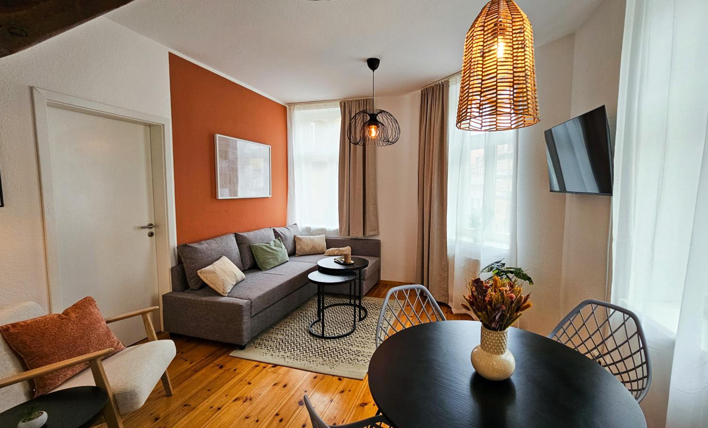 One-Bedroom Apartment photo 1