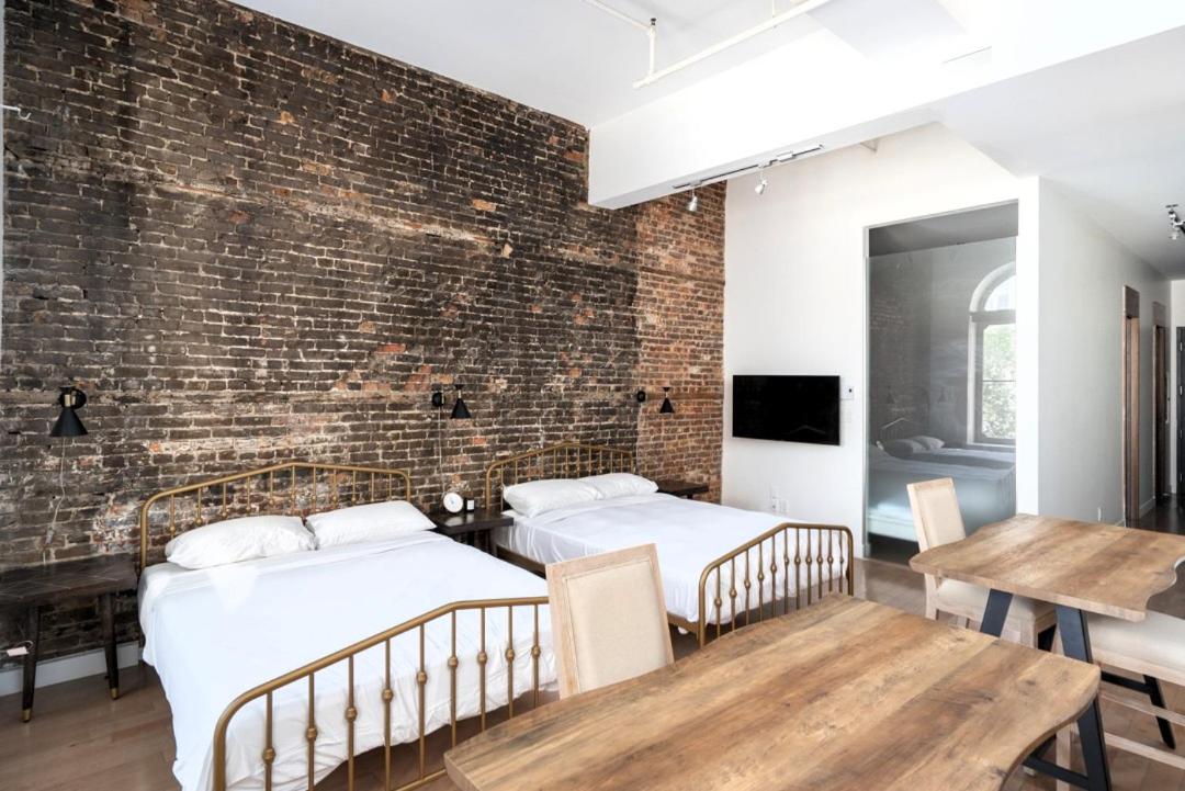 Premium Family Loft with 3 Beds and Arched Windows