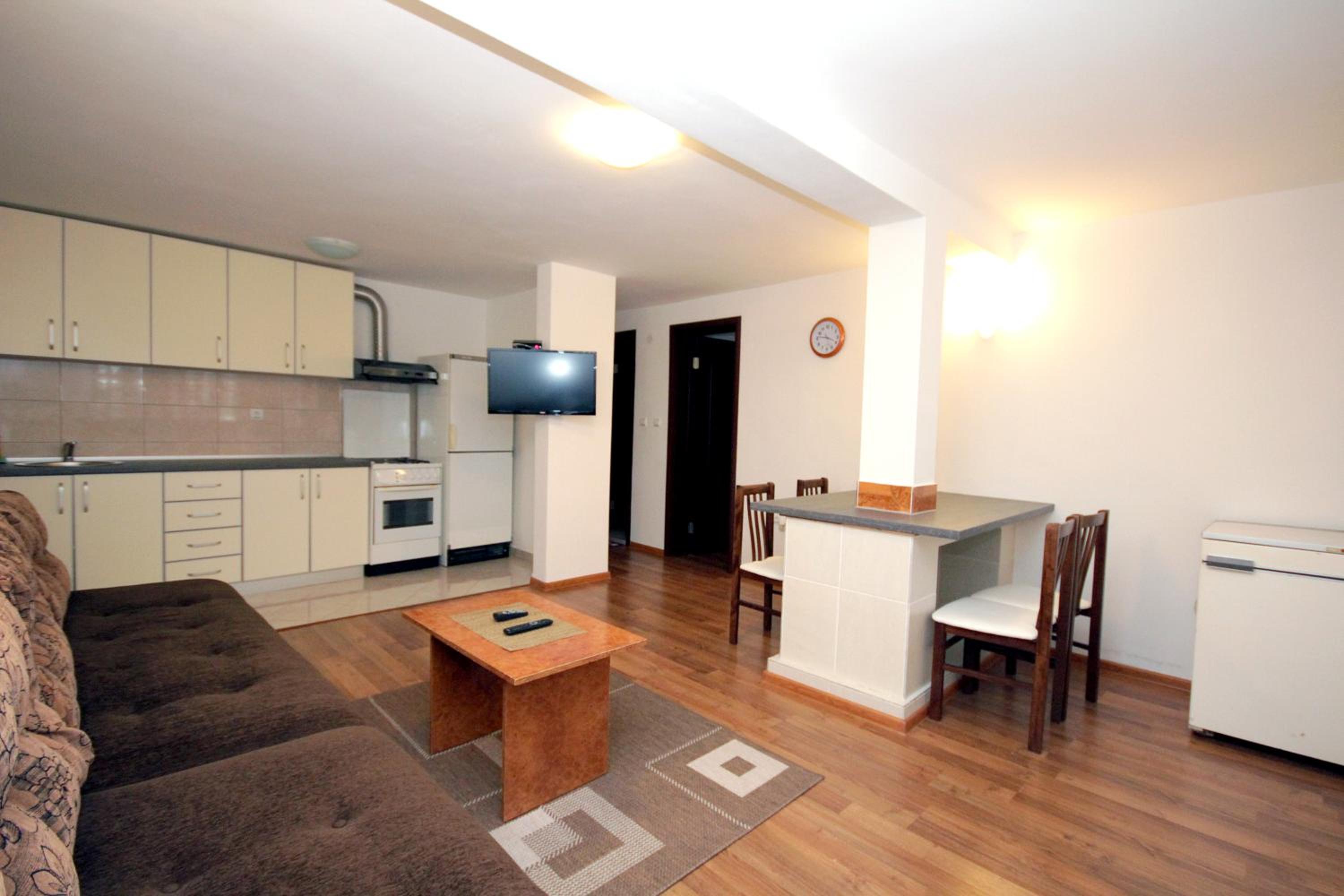 One-Bedroom Apartment photo 2