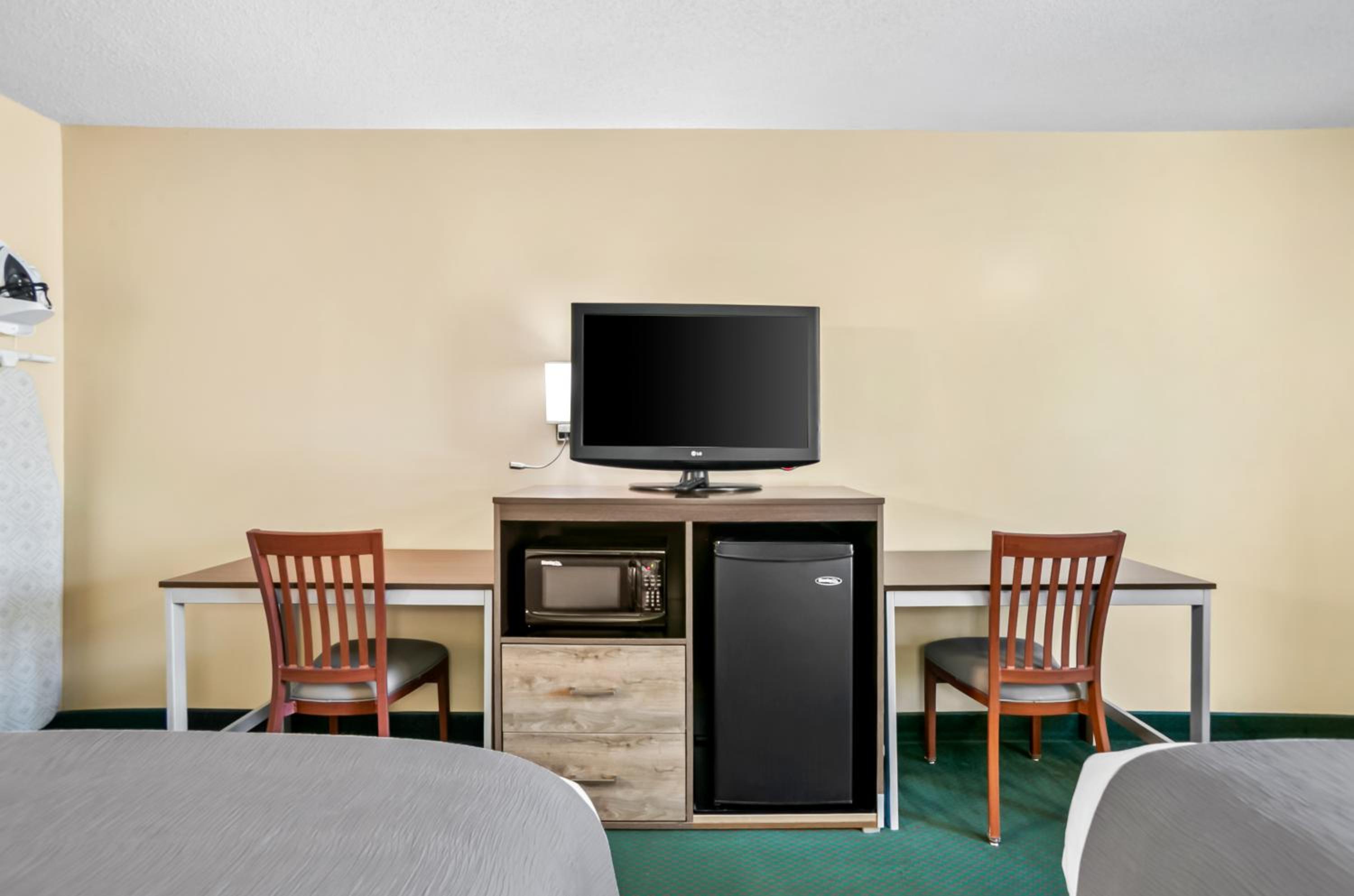 Double Room with Two Double Beds - Smoking - Photo 6