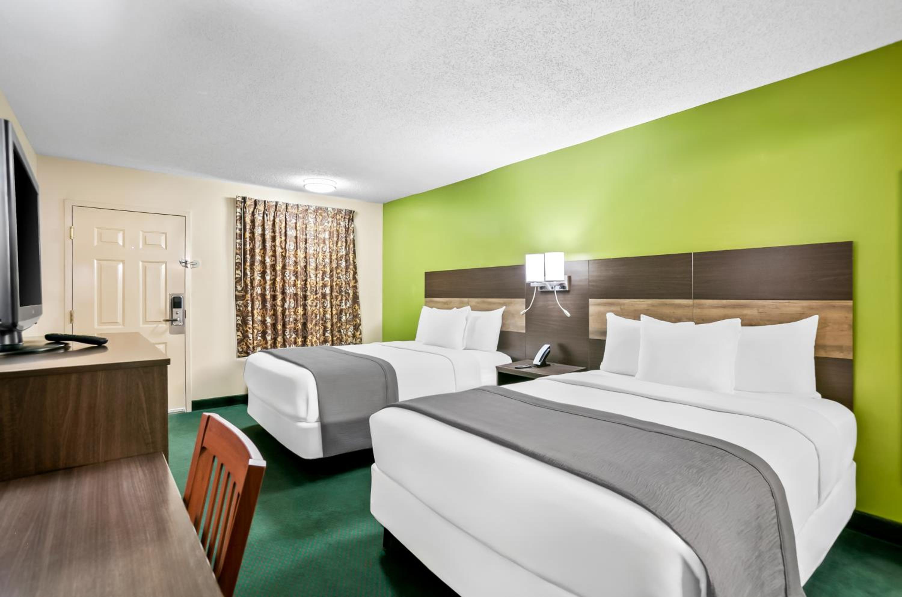 Double Room with Two Double Beds - Smoking - Photo 2