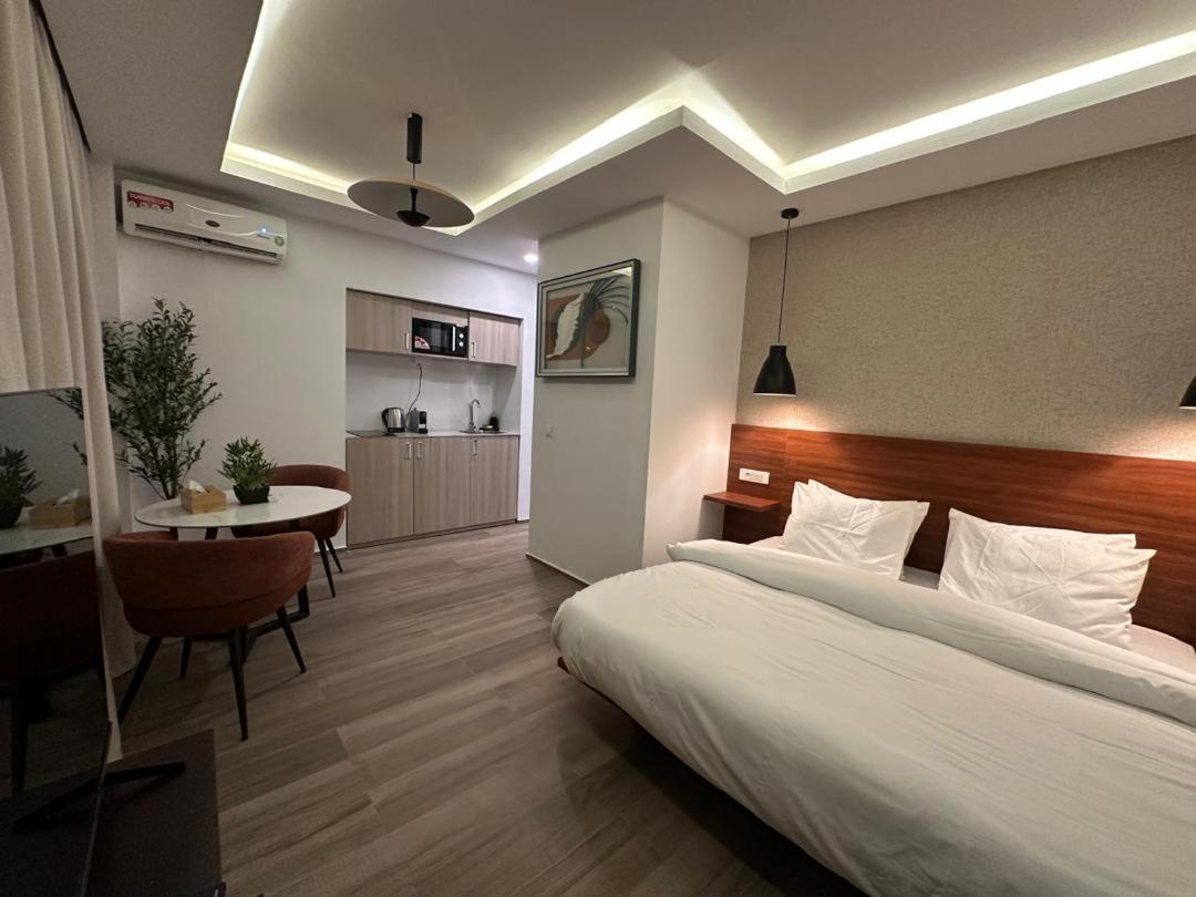Suite with City View photo 1