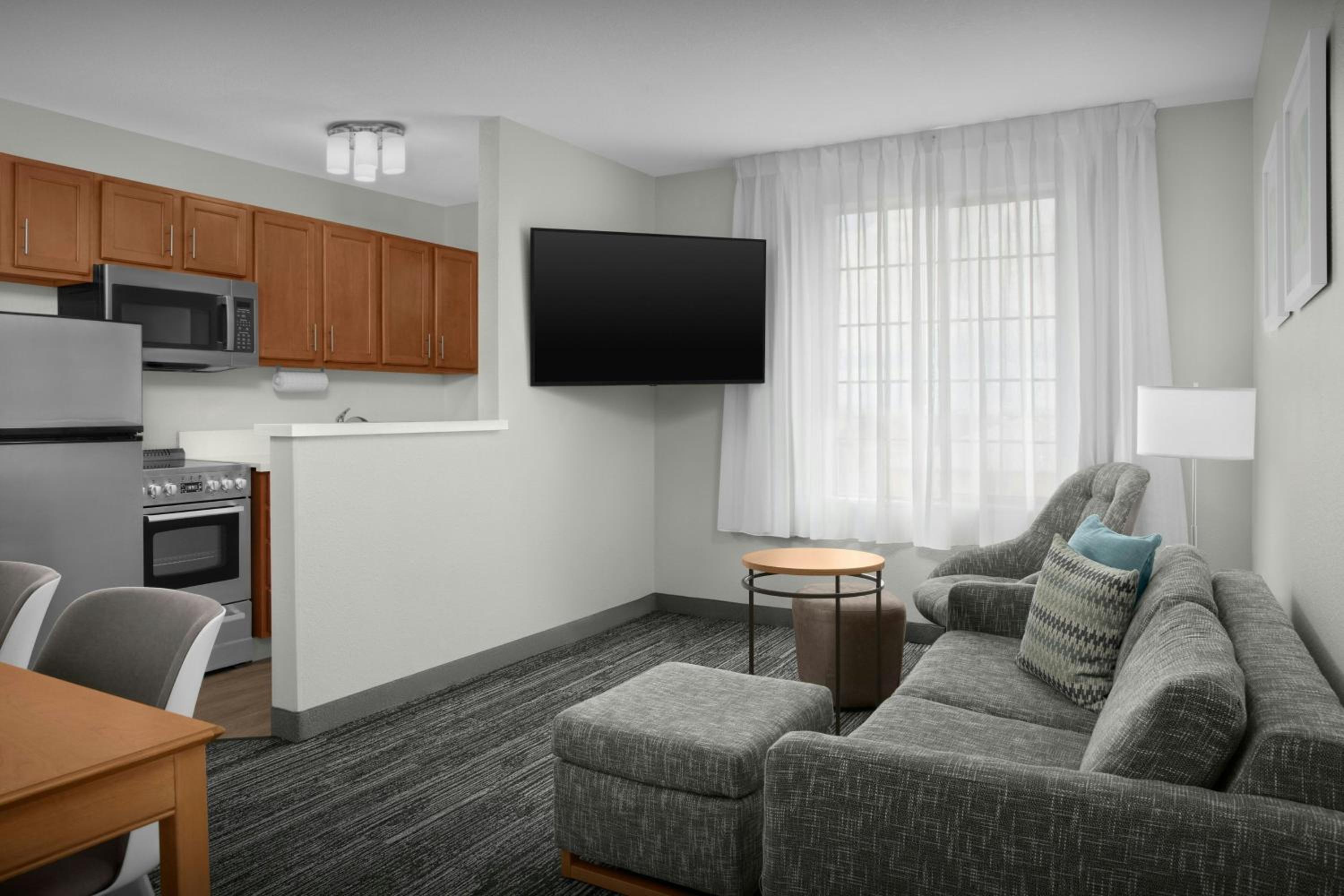 Two-Bedroom Suite with Adapted Tub - Mobility and Hearing Accessible photo 2