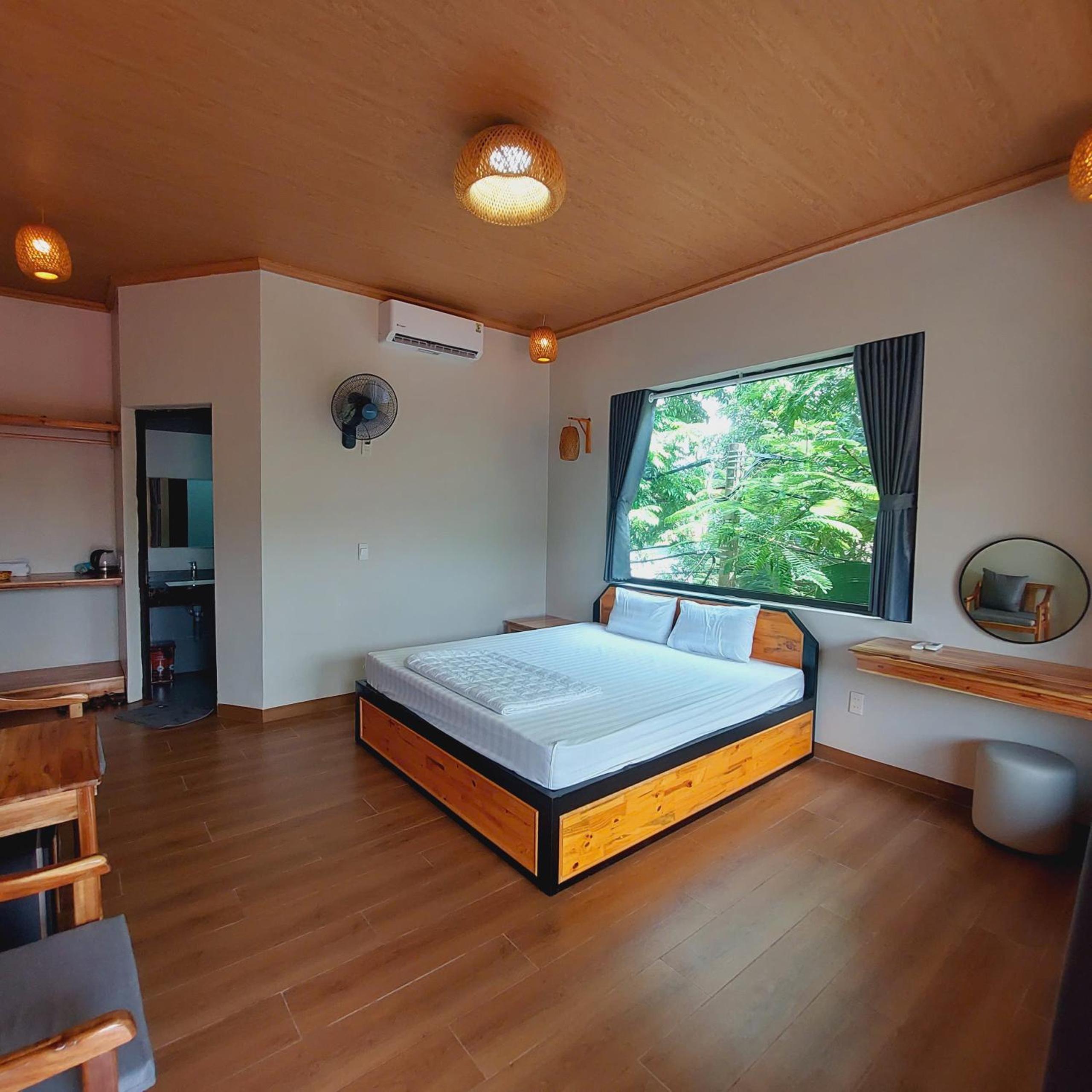 King Room with Mountain View photo 3