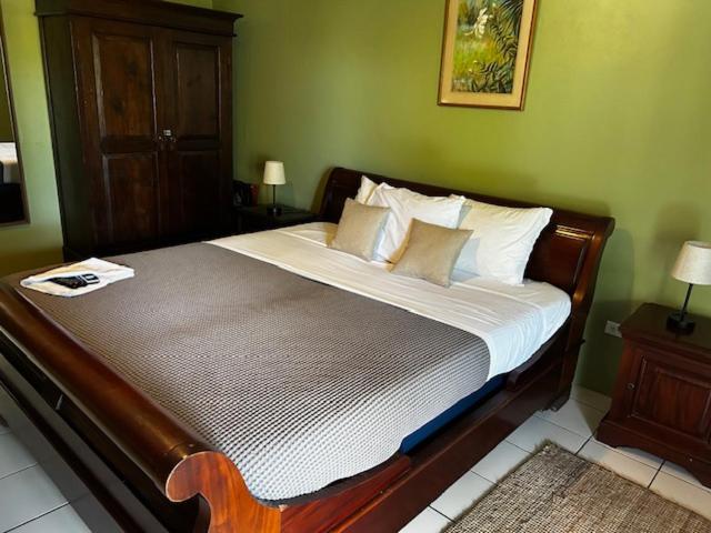 King Room with Pool View