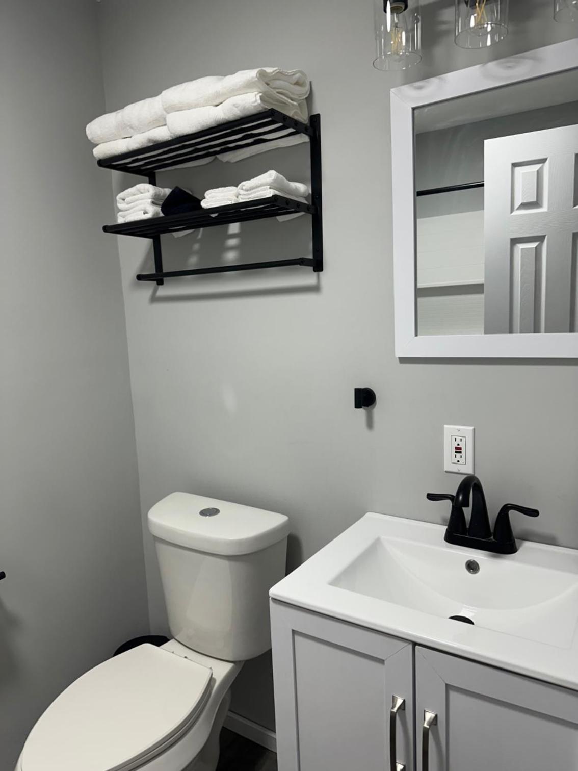 Queen Room photo 2