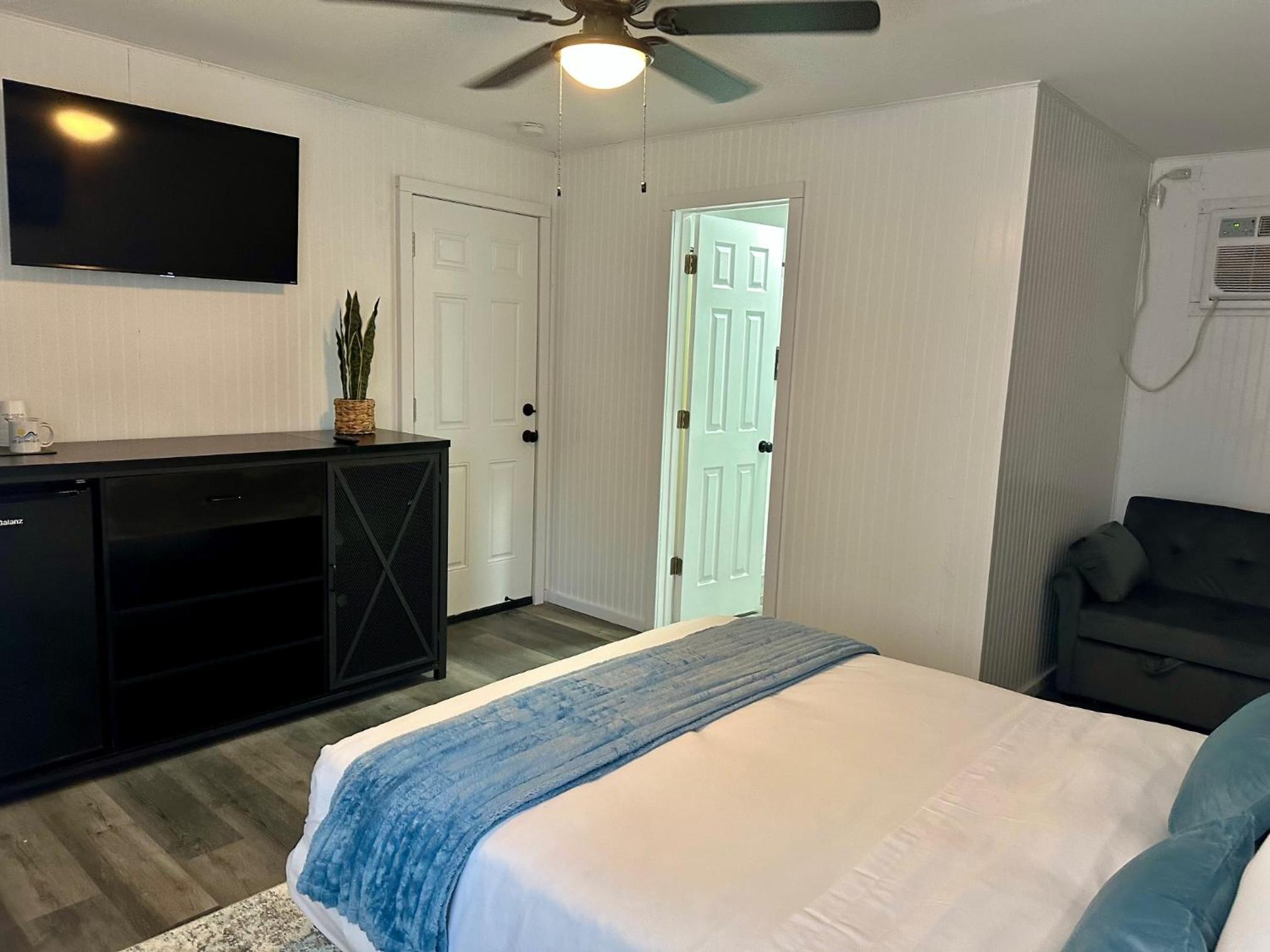 Queen Room photo 3