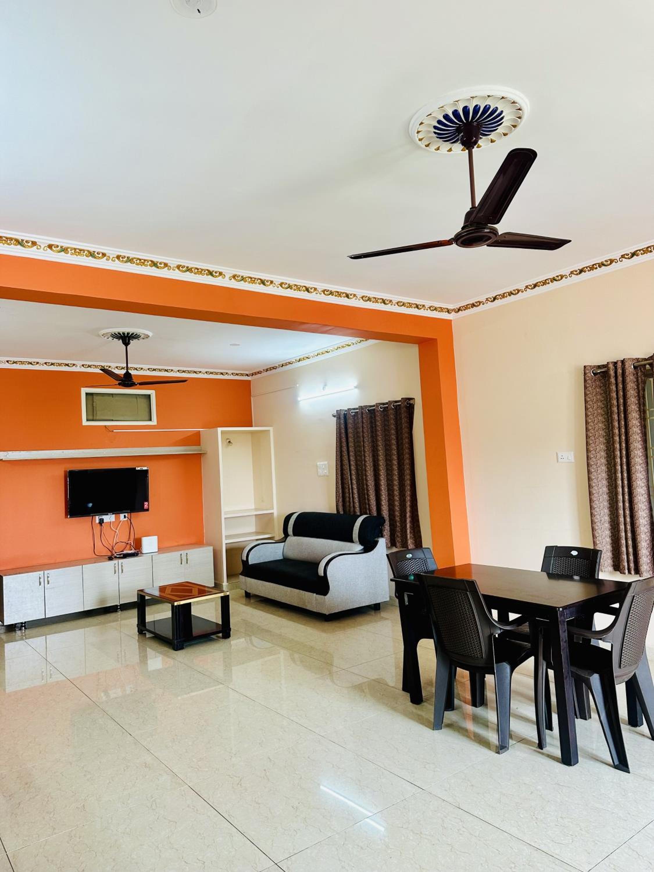 Deluxe Double Room (2 Adults + 1 Child) photo 1