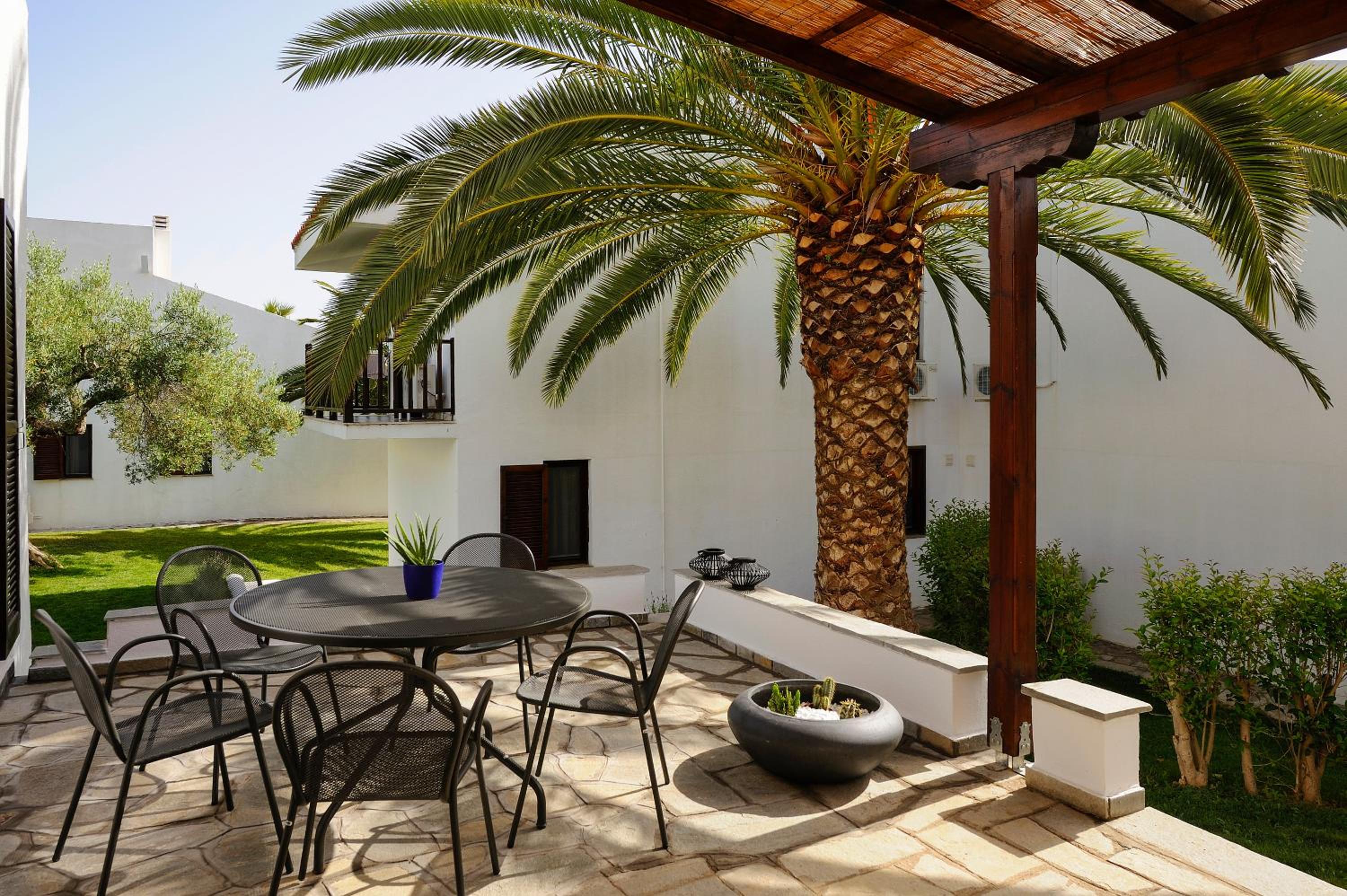 Garden Superior Residence photo 3