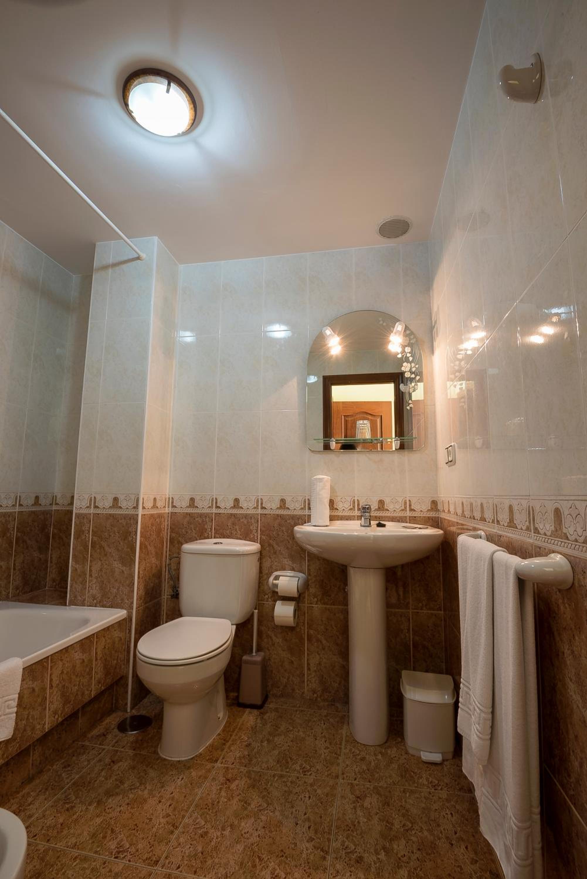 Double or Twin Room - Photo 24