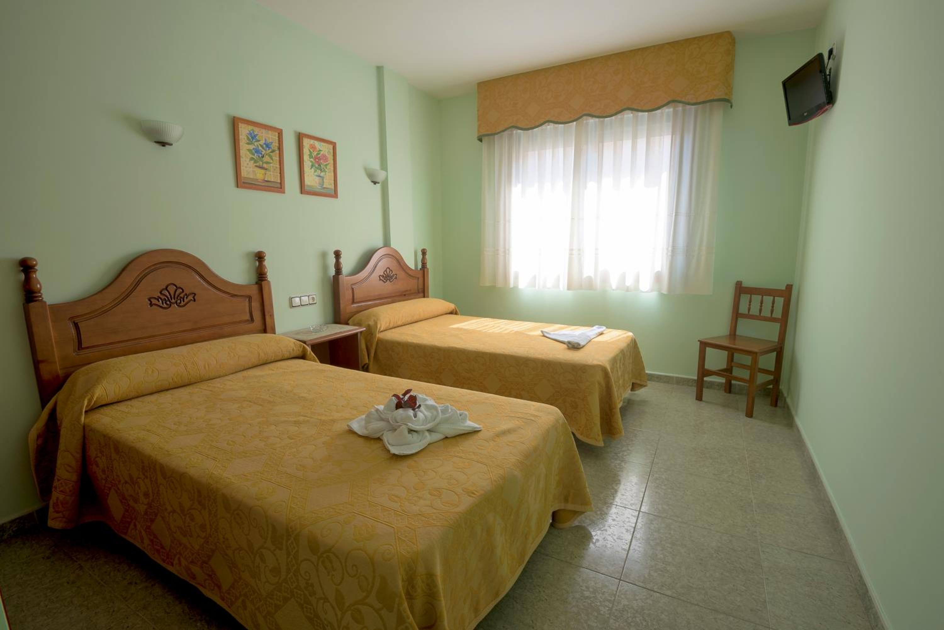 Double or Twin Room - Photo 20