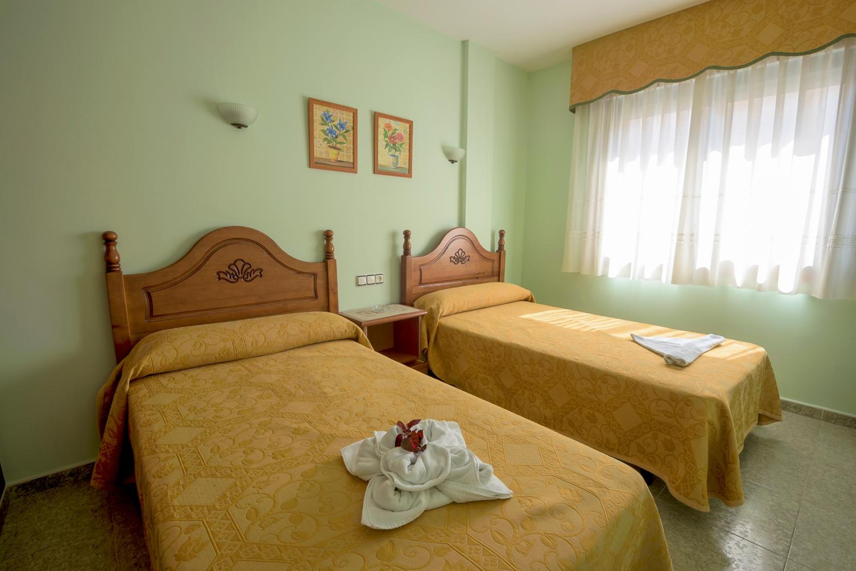 Double or Twin Room - Photo 21