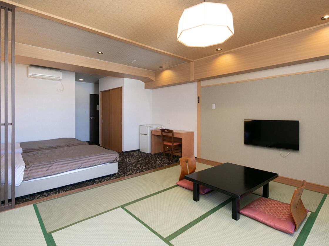 Family Room with Tatami Area photo 3