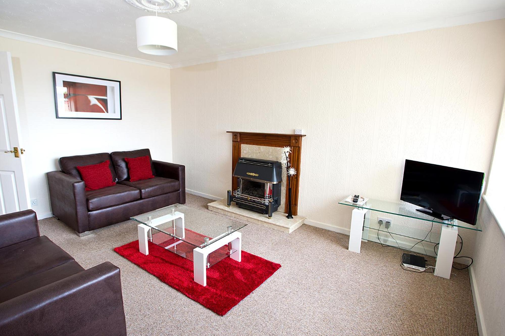 Two-Bedroom House photo 2