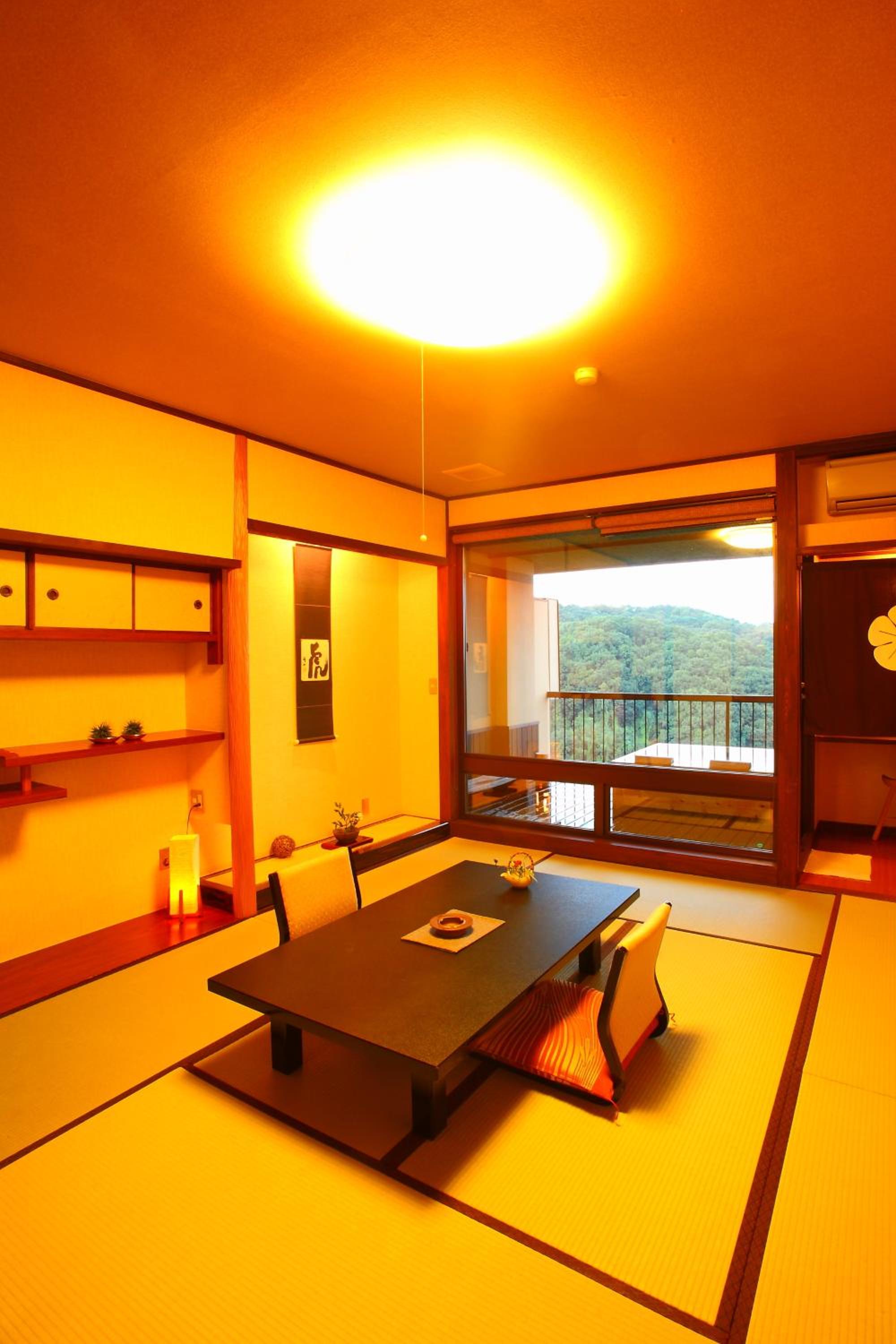 Japanese-Style Standard Room with Open-Air Bathroom photo 1