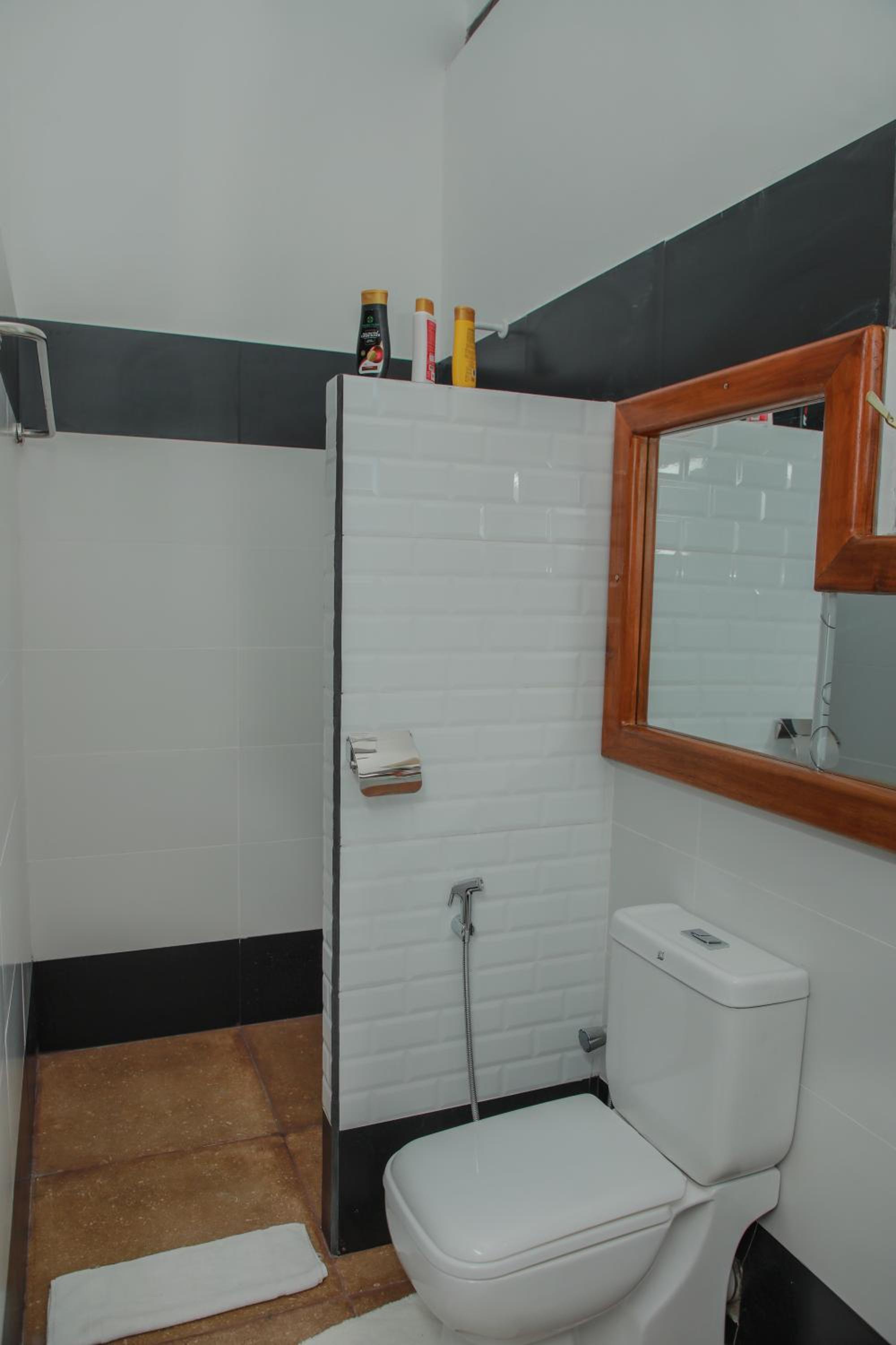 Deluxe Double Room with Balcony photo 3