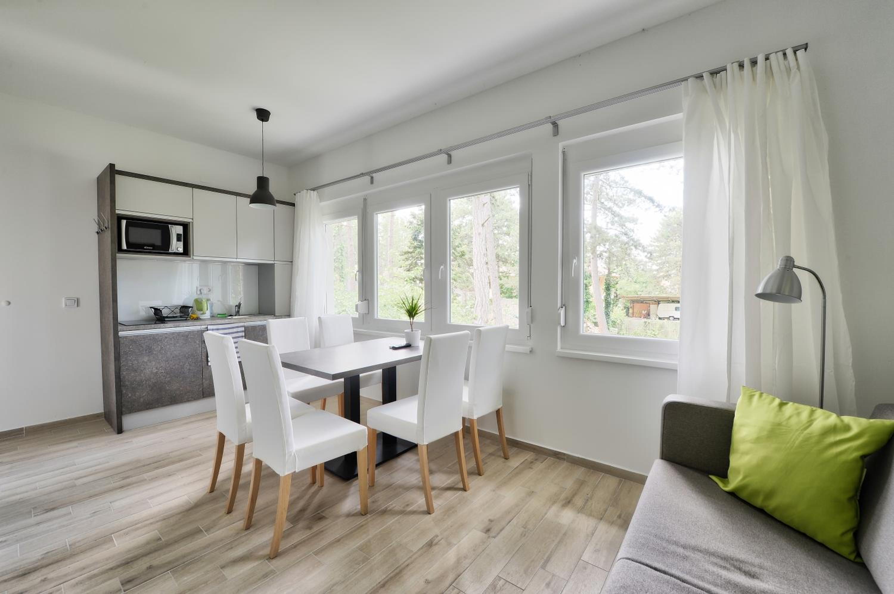 Premium Two - Bedroom Apartment with Terrace or Balcony photo 2