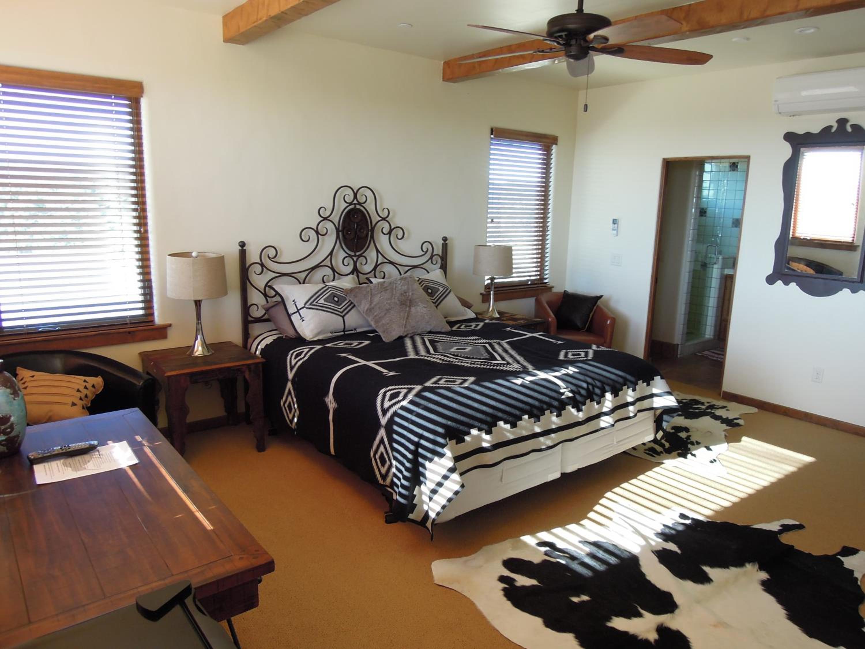 Superior King Room photo 2