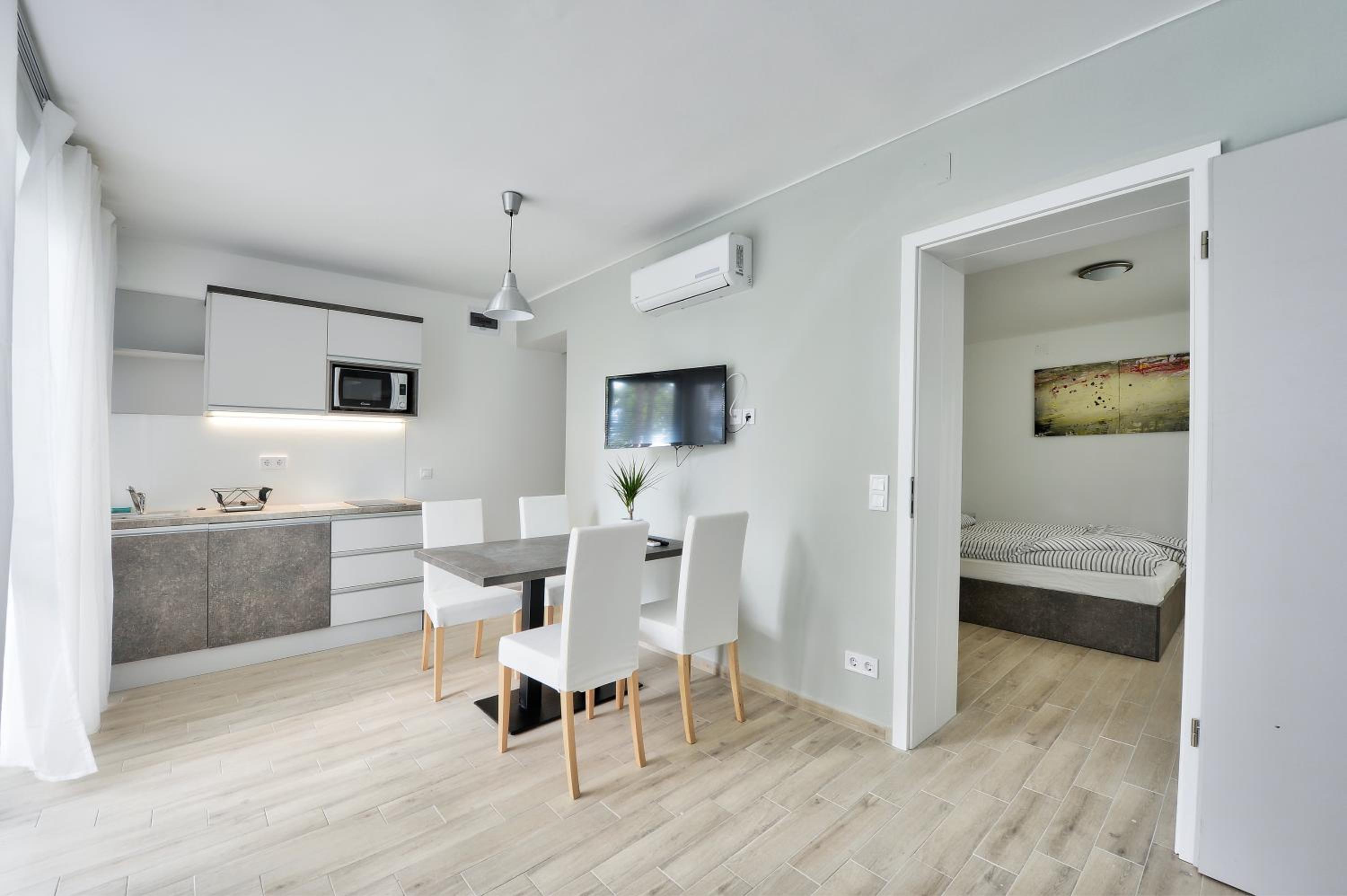 Premium One-Bedroom Apartment with Terrace or Balcony photo 1