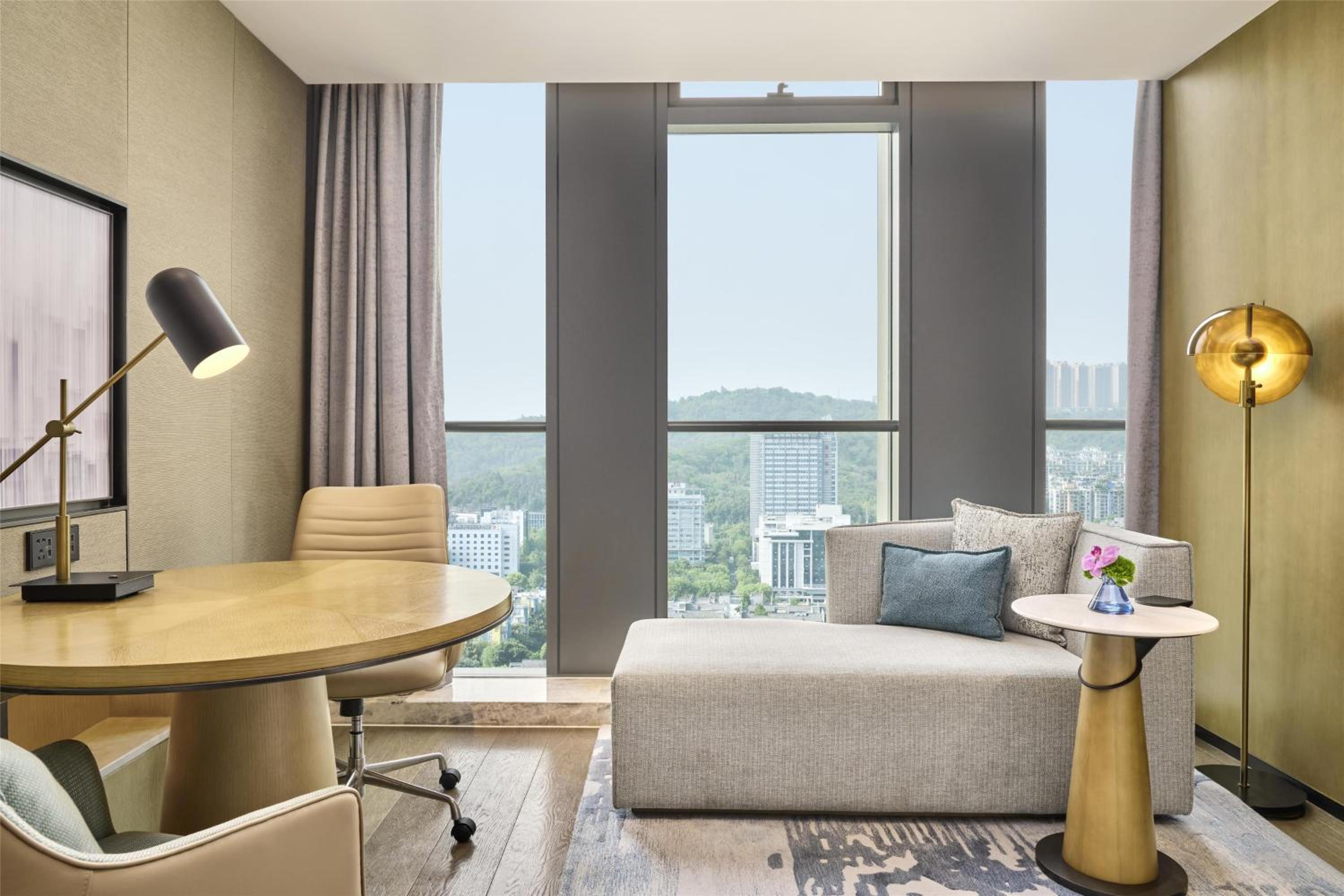 Superior King Room - Photo 3
