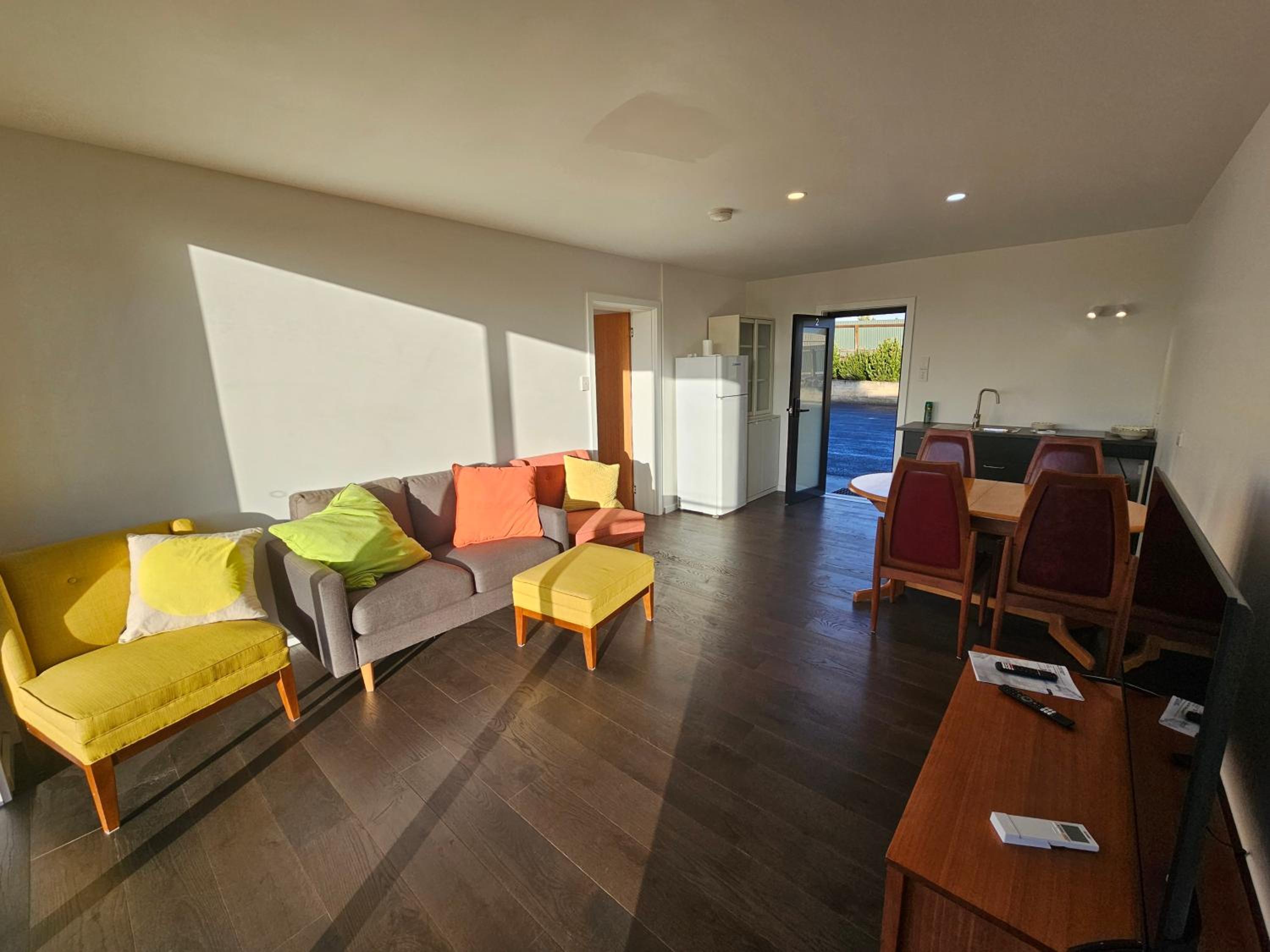 Deluxe Two-Bedroom Apartment with Garden View