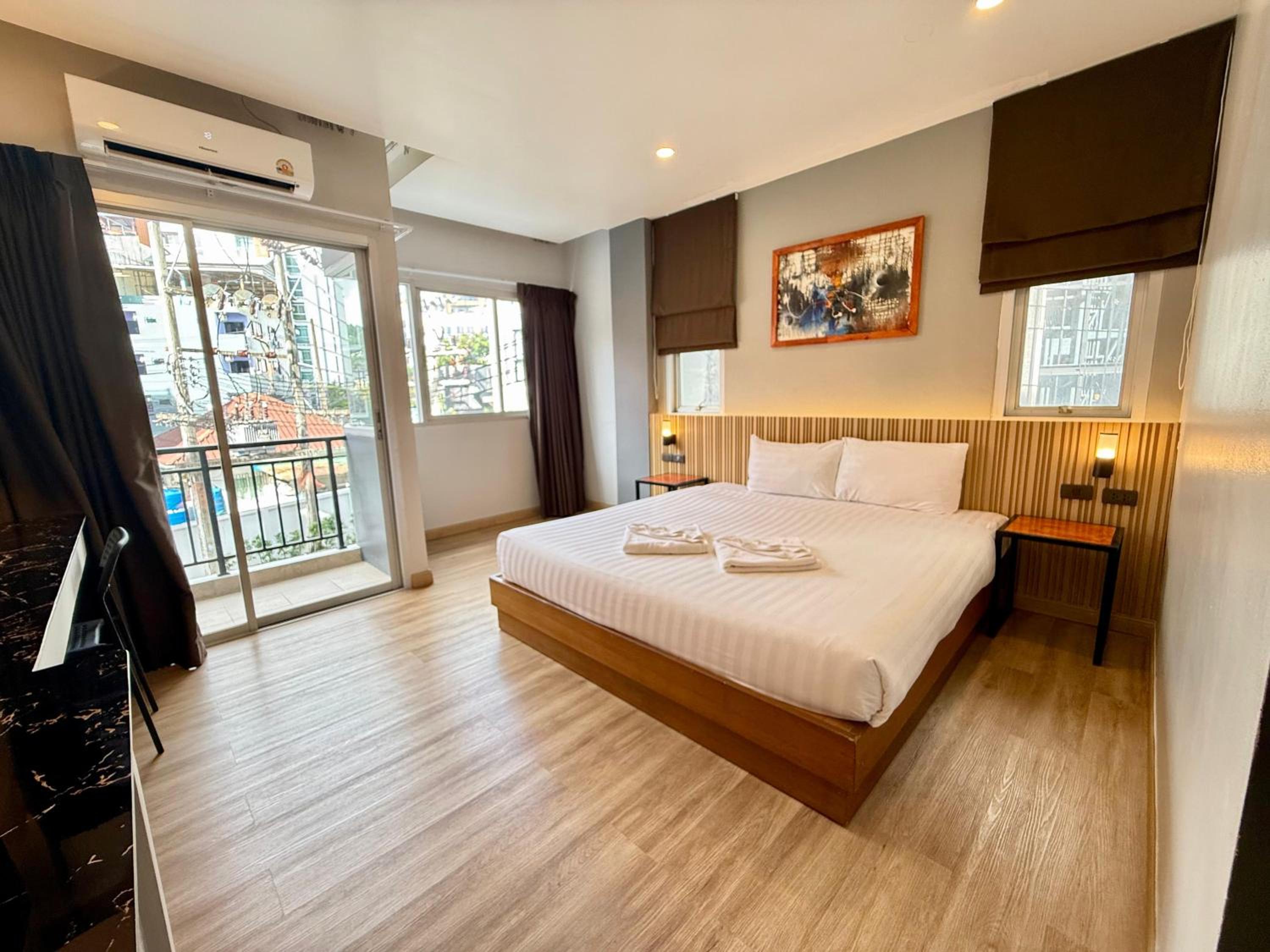 Deluxe King Room