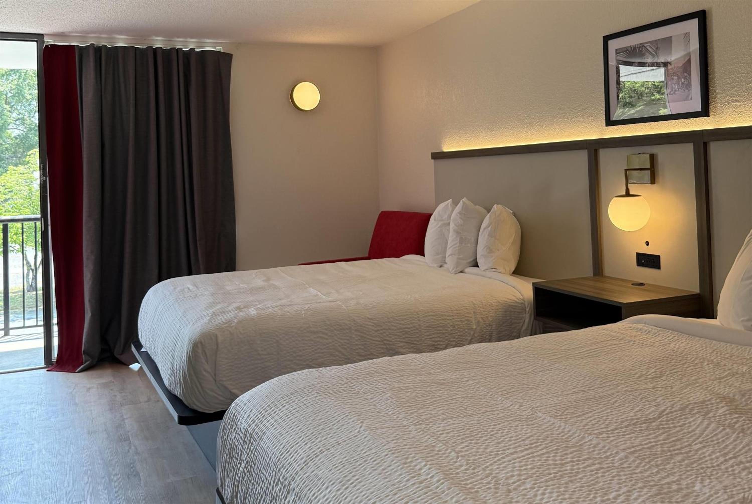 Double Room with Two Double Beds - Non-Smoking - Photo 6