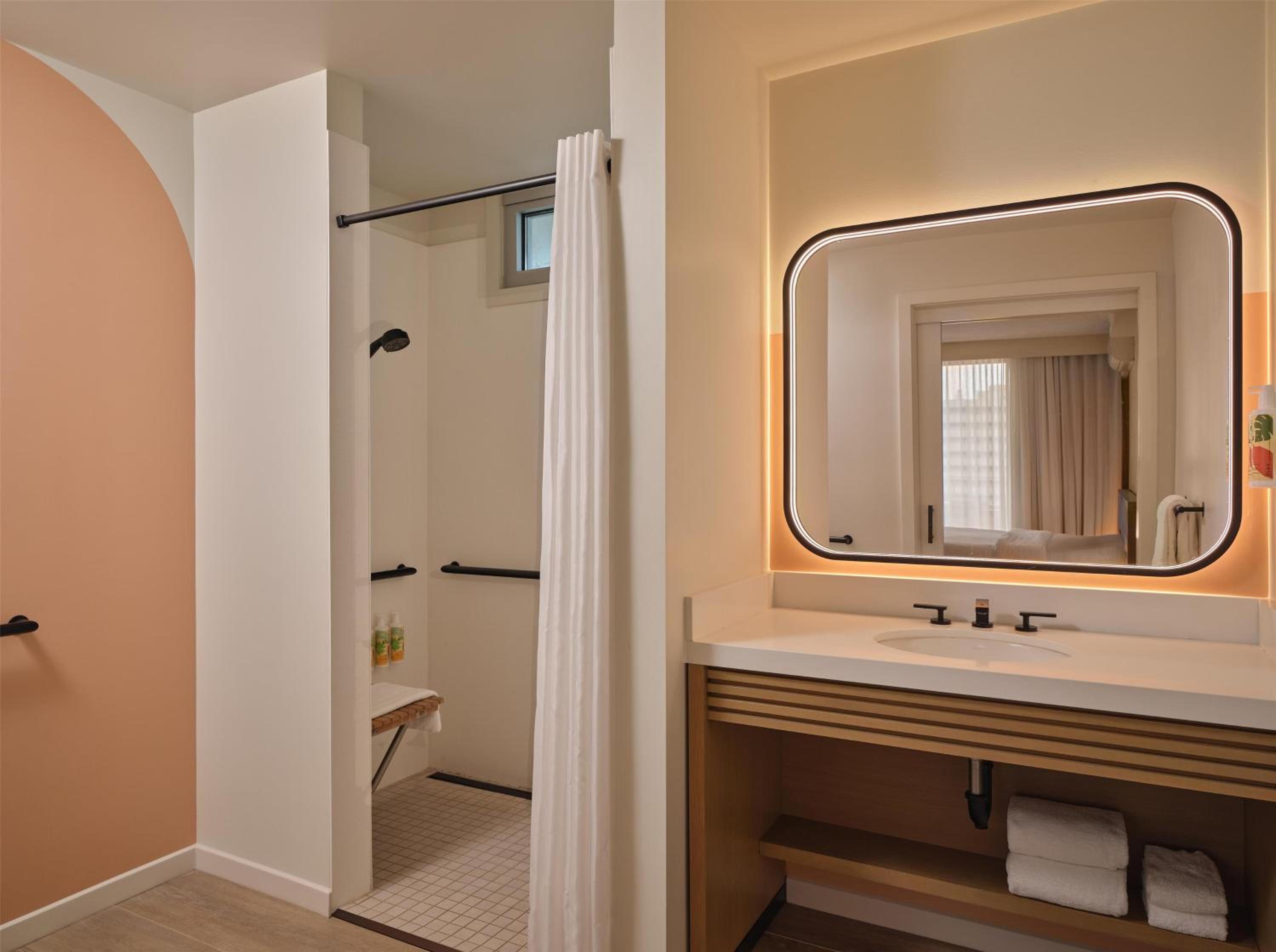 King Room with Partial Ocean View and Roll-in Shower - Mobility and Hearing Access
