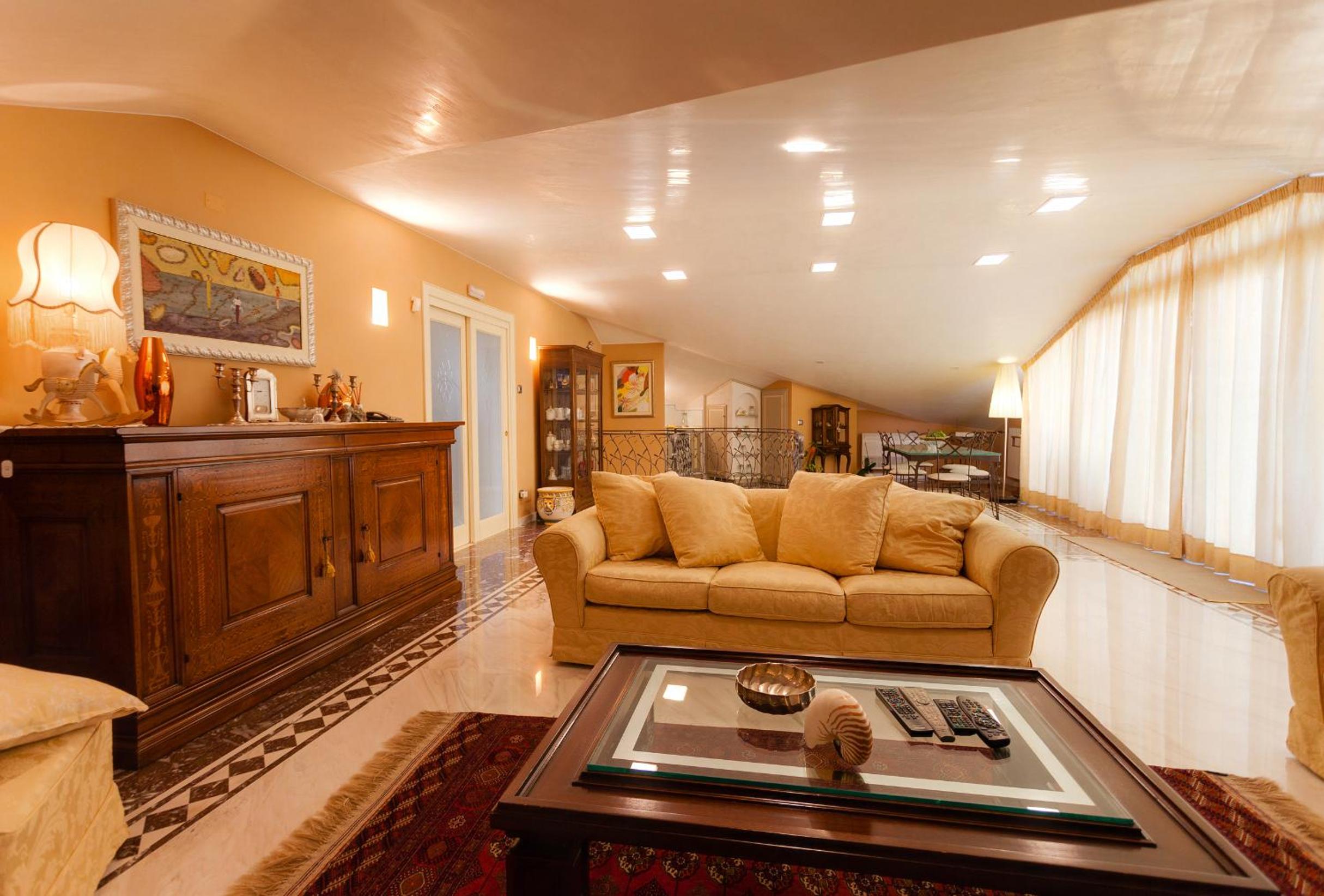 Deluxe Suite with Sea View