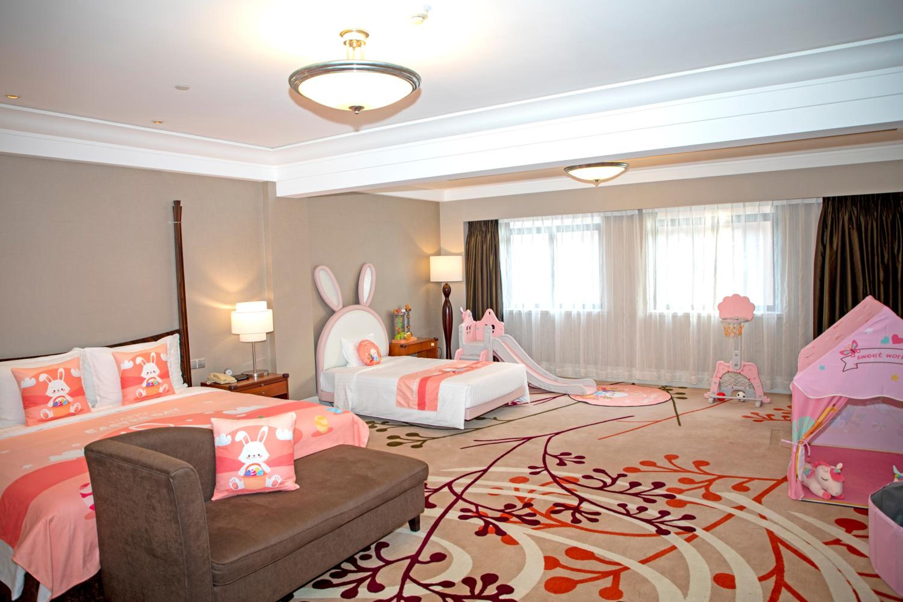 Cathay Garden Family Room