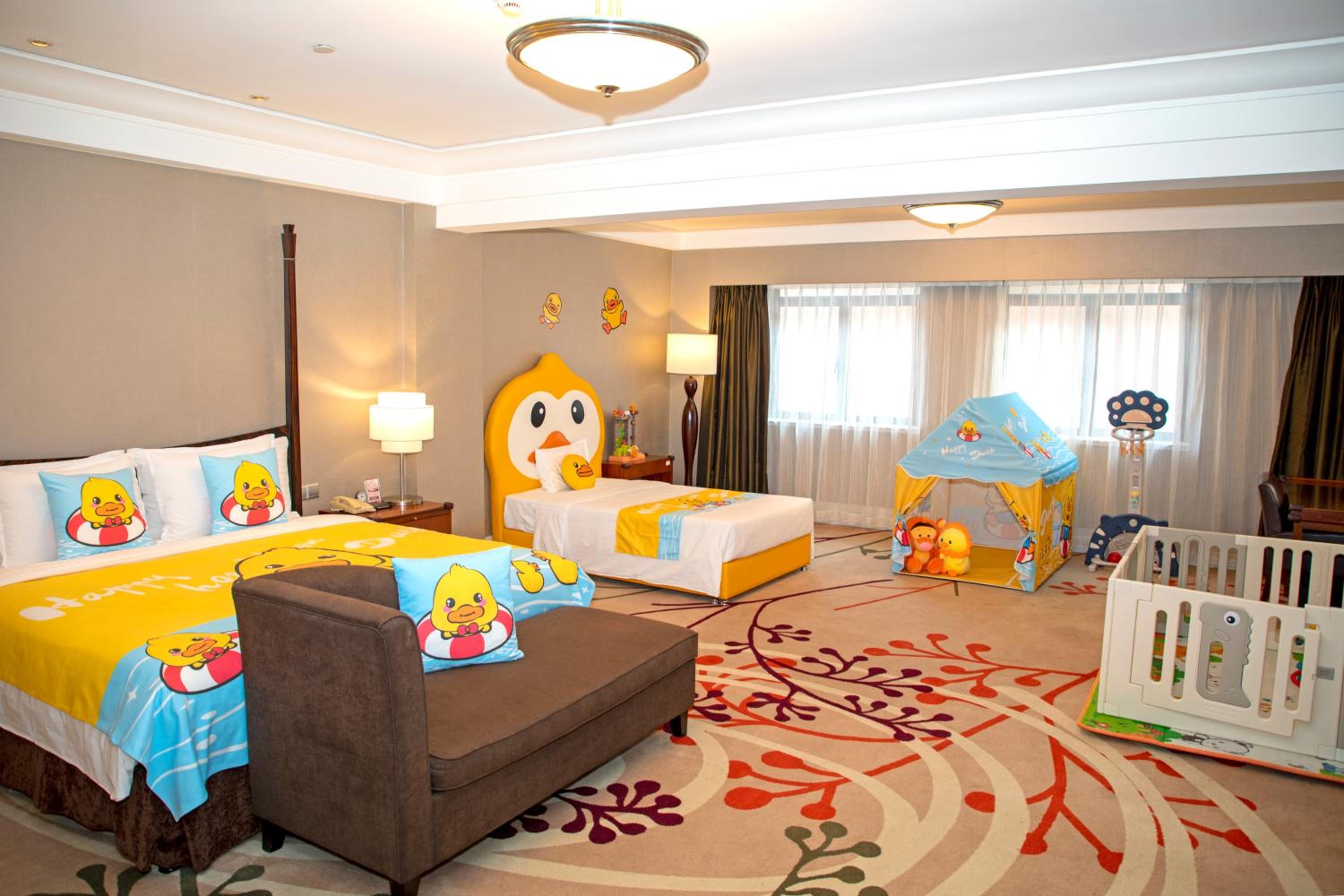 Cathay Garden Family Room
